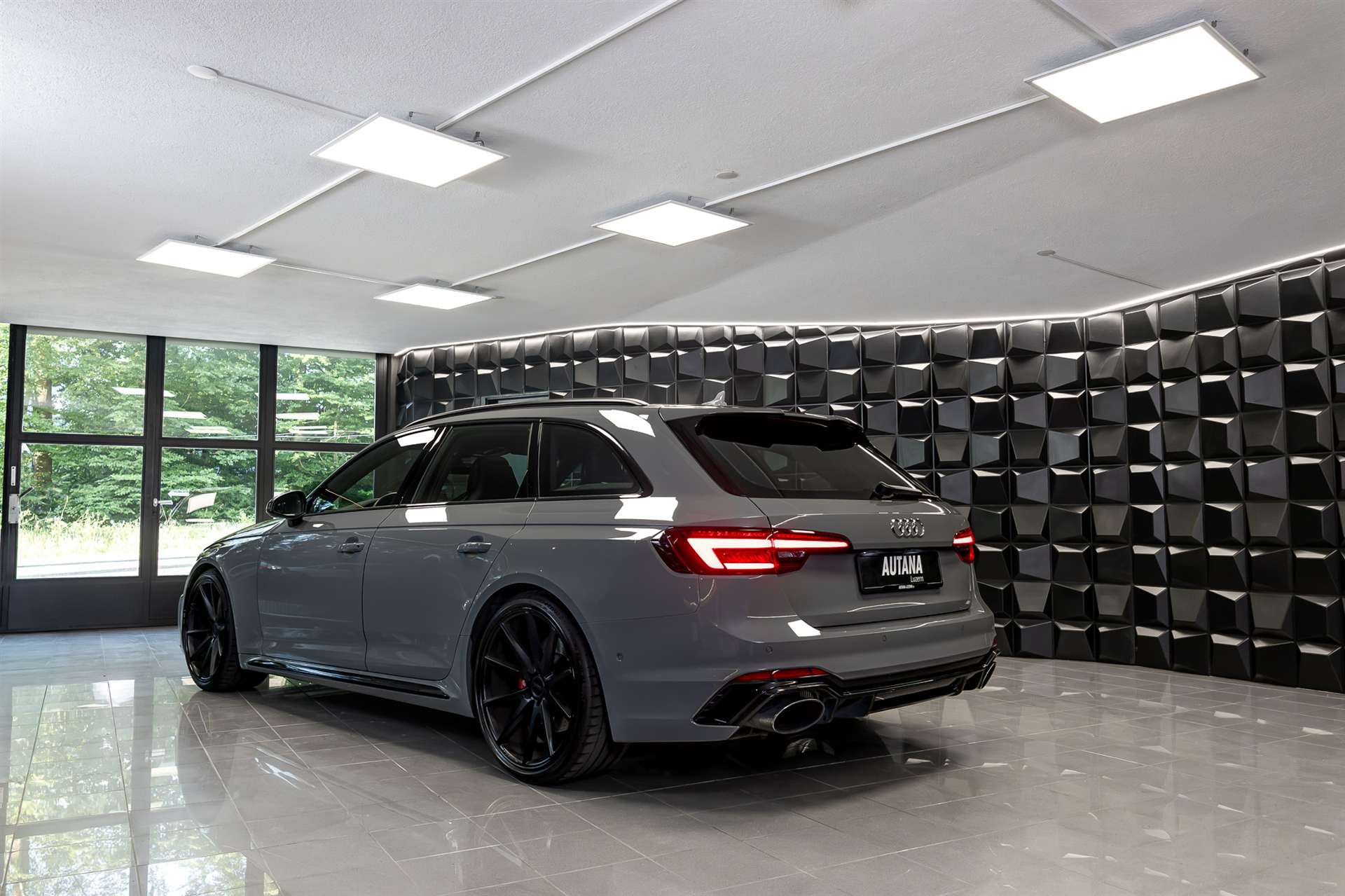 AUDI RS4 Avant 2.9 TFSI quattro tiptronic-image-2