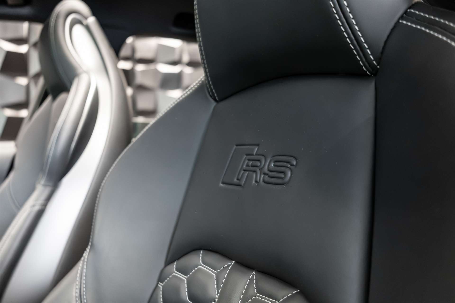 AUDI RS4 Avant 2.9 TFSI quattro tiptronic-image-17