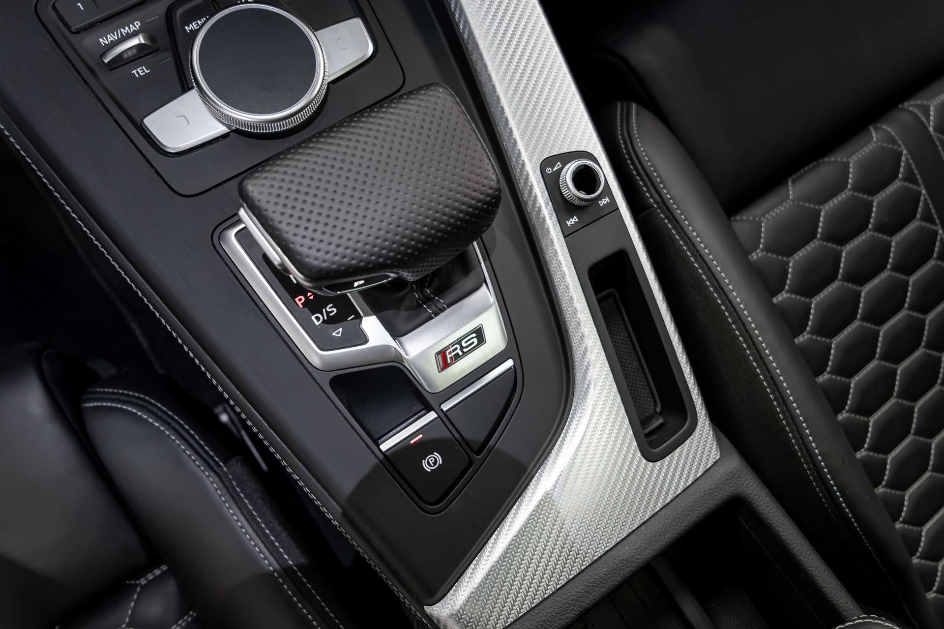 AUDI RS4 Avant 2.9 TFSI quattro tiptronic-image-24