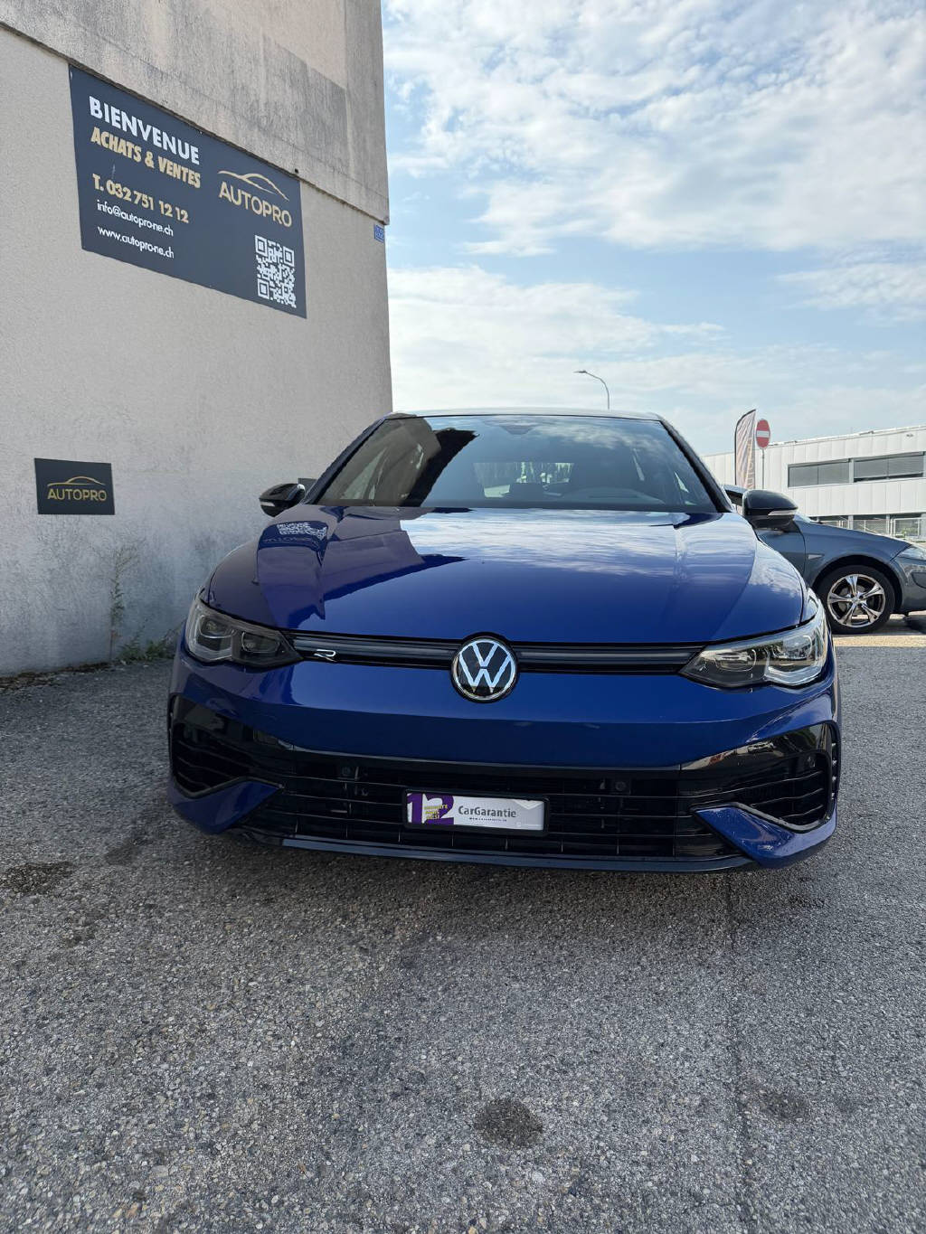 VW Golf VIII 2.0 TSI R DSG 4motion-image-1