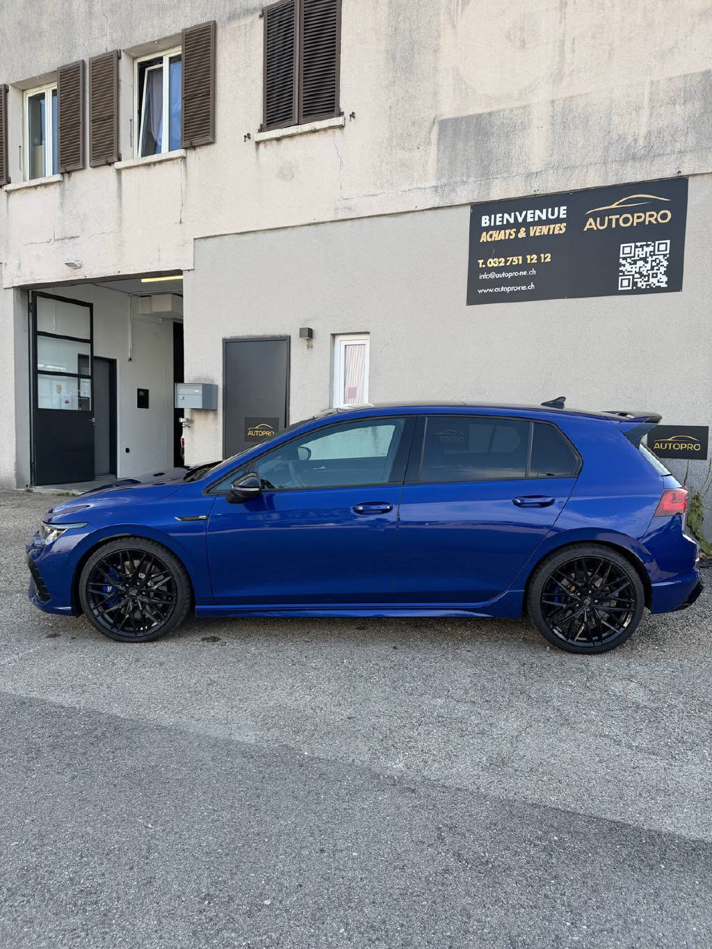 VW Golf VIII 2.0 TSI R DSG 4motion-image-3