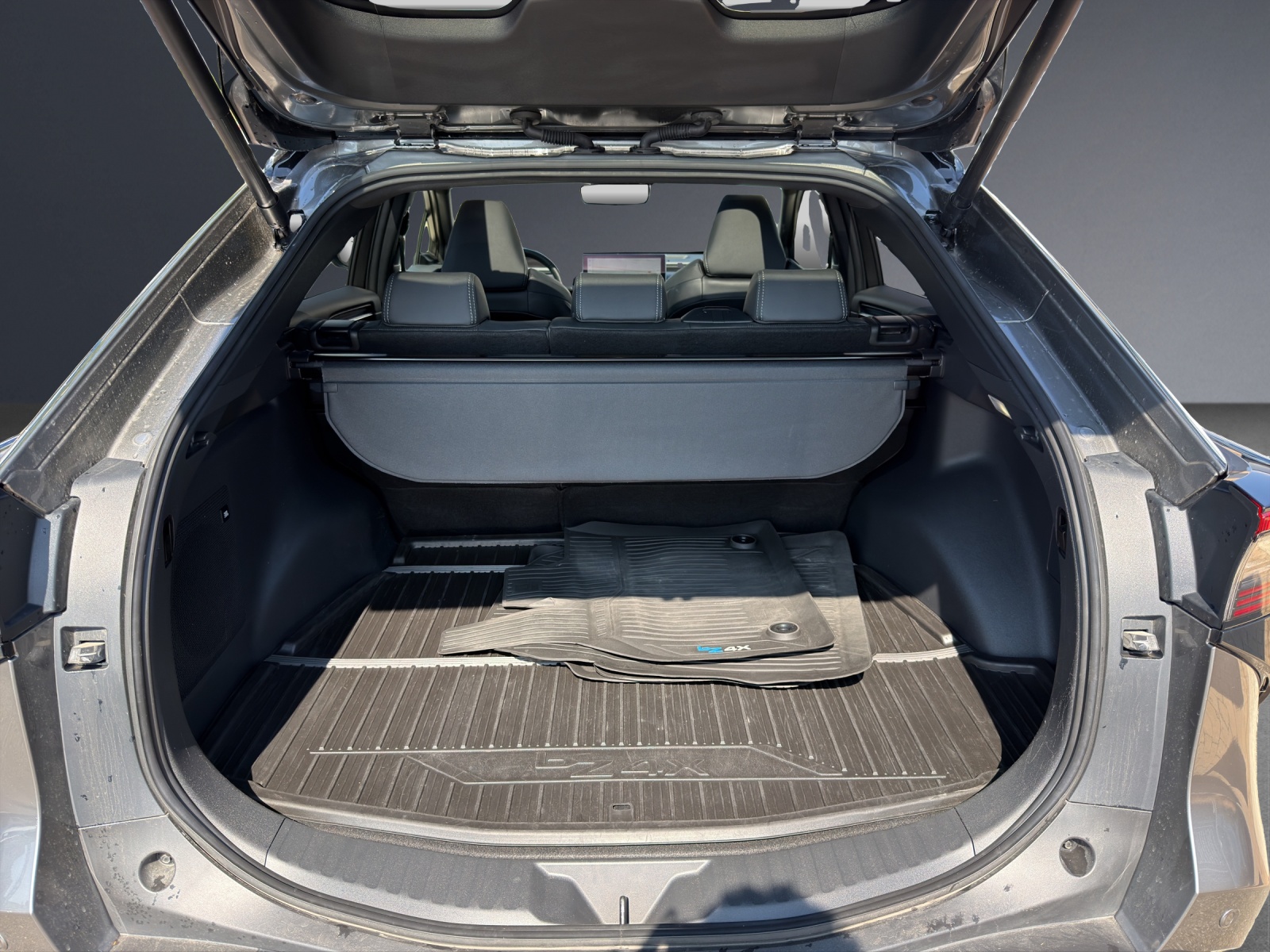 TOYOTA bZ4X Premium 71,4 kWh 4WD-image-11