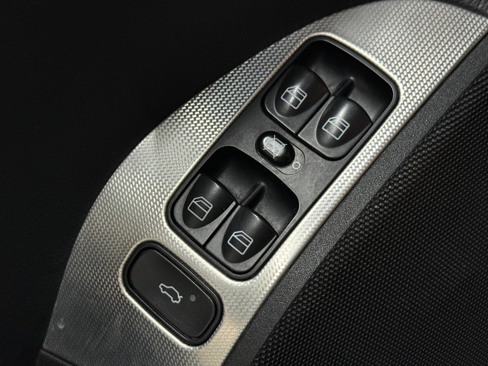 MERCEDES-BENZ CLK 200 Kompressor Elégance-image-14