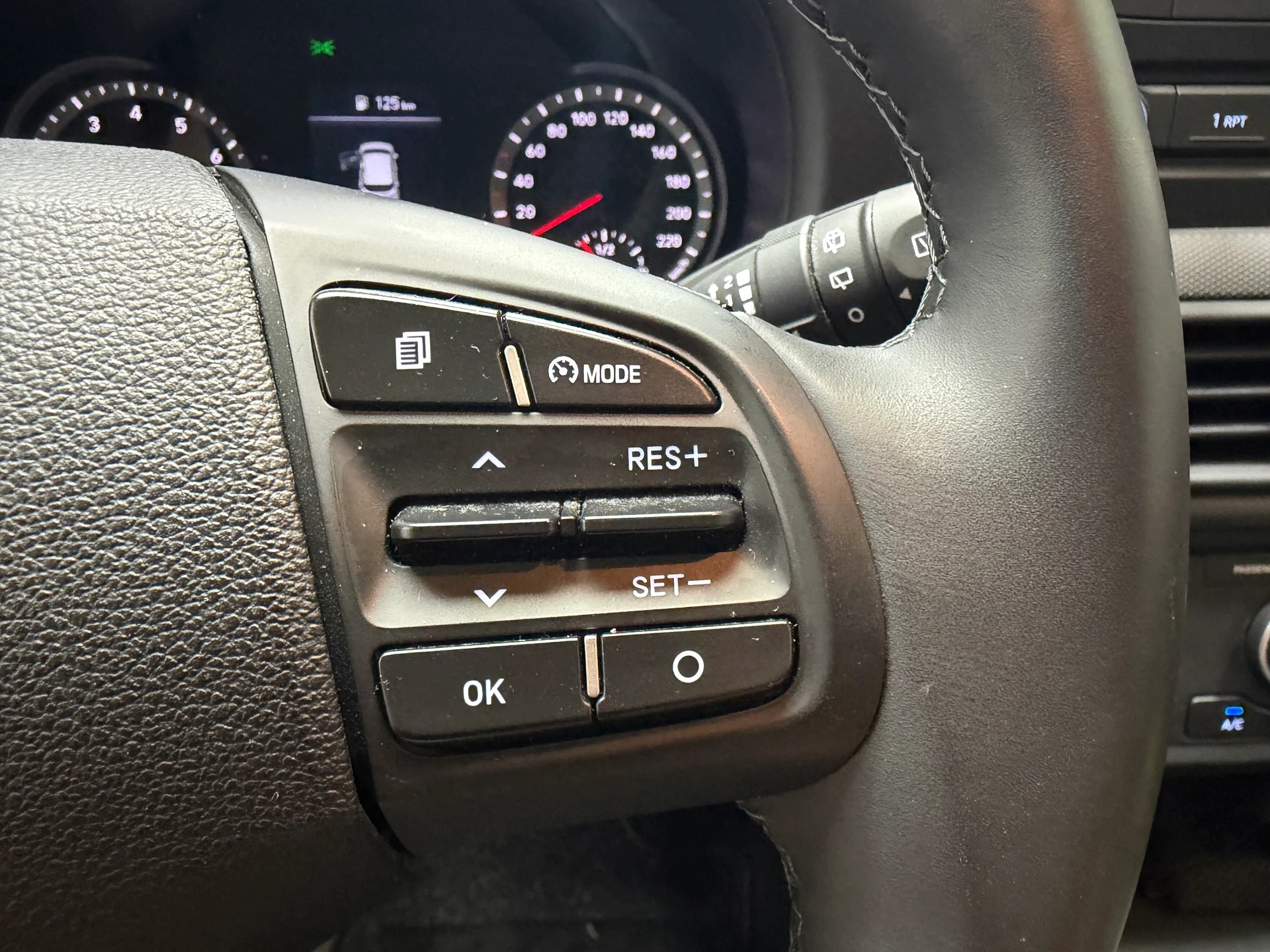 HYUNDAI i10 1.0 Origo - 1ère main-image-16