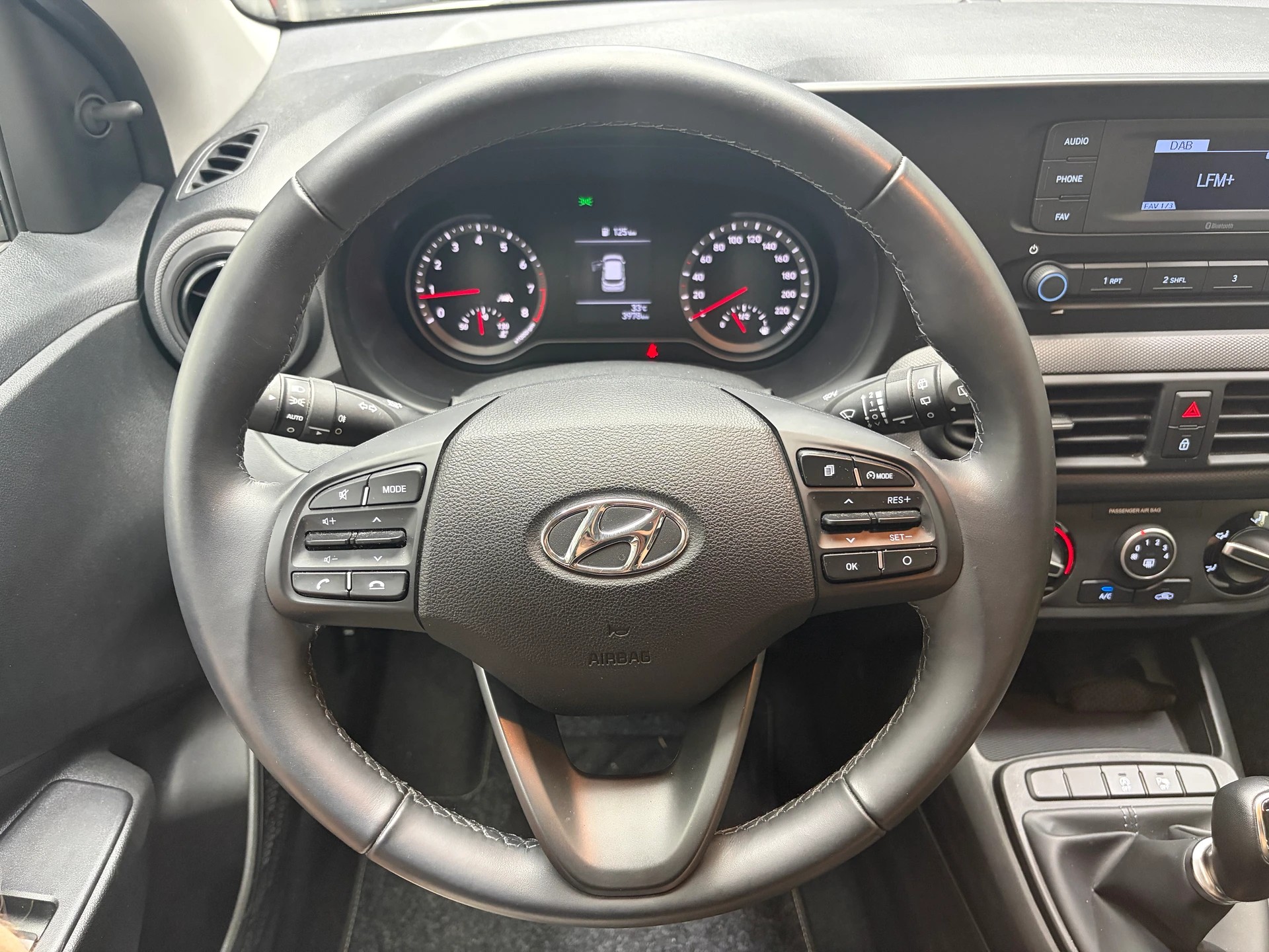 HYUNDAI i10 1.0 Origo - 1ère main-image-14