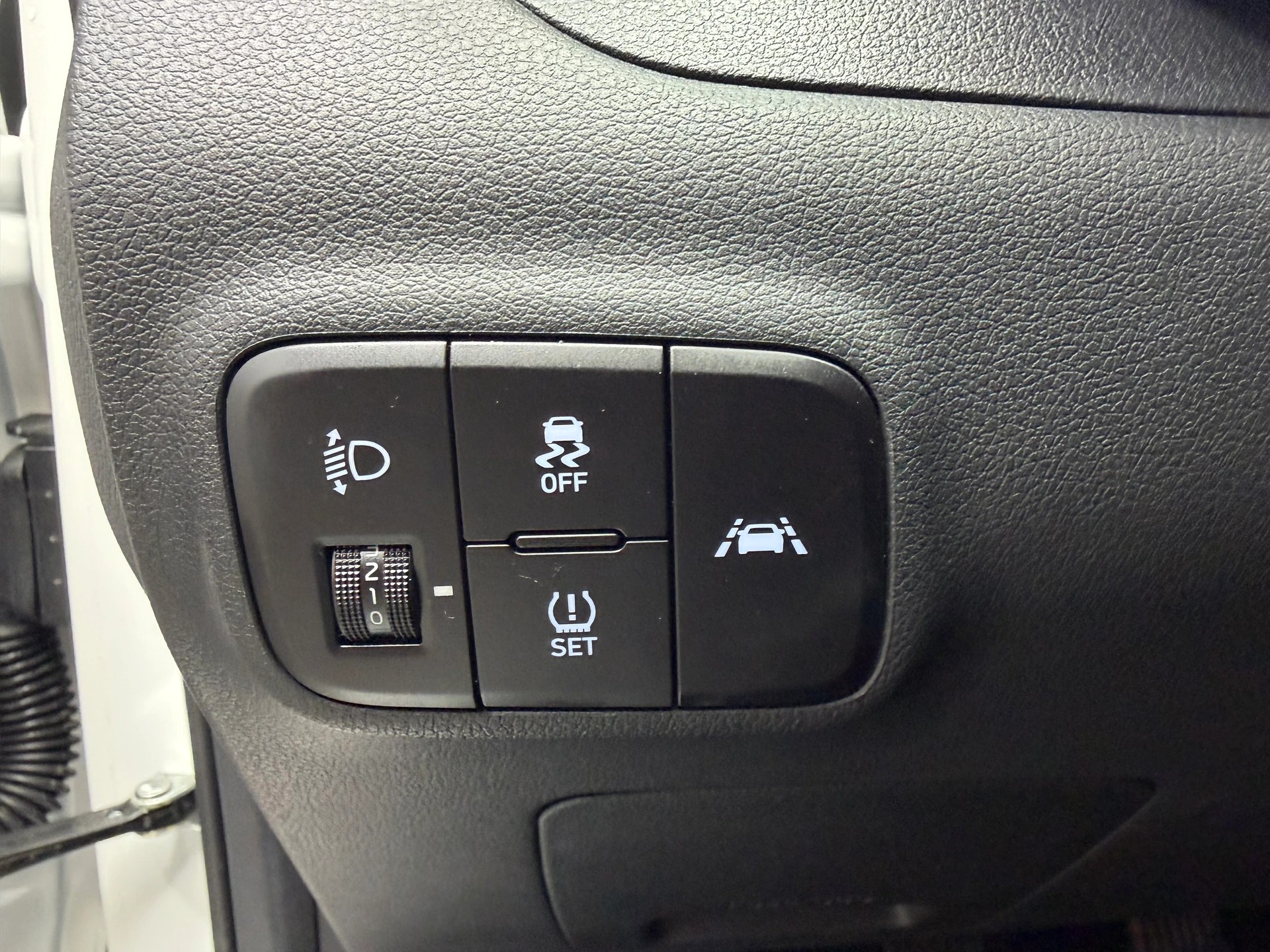 HYUNDAI i10 1.0 Origo - 1ère main-image-17