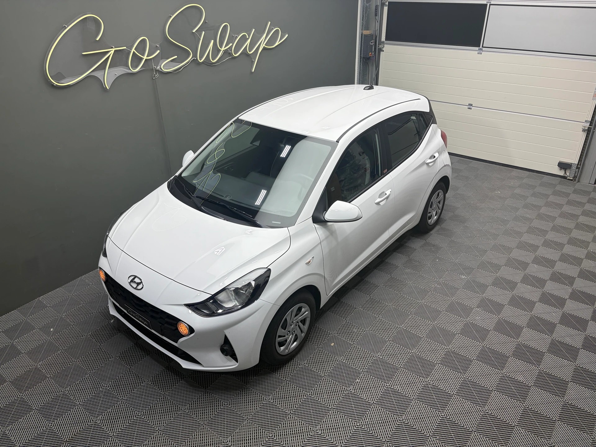 HYUNDAI i10 1.0 Origo - 1ère main-image-4