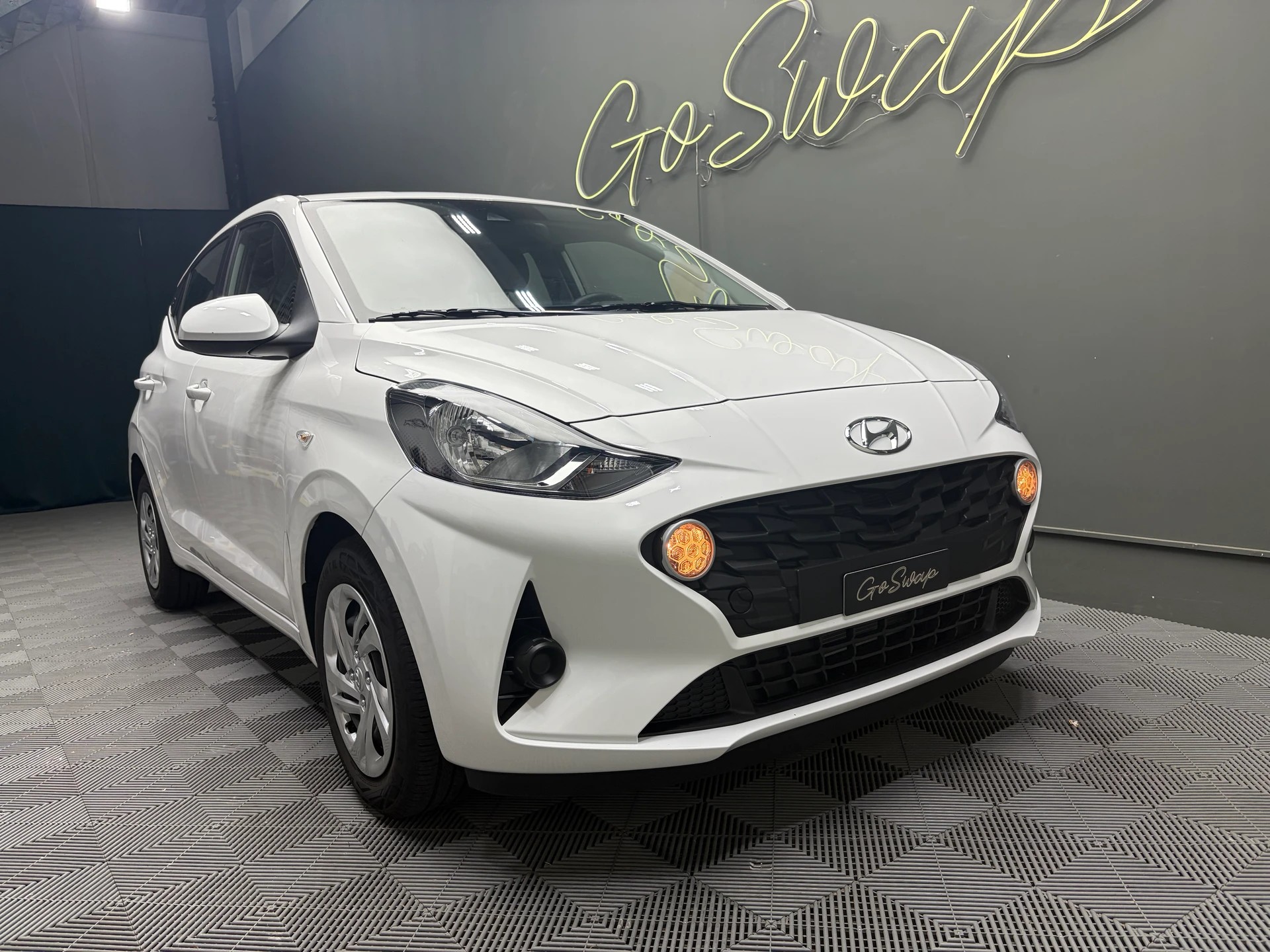 HYUNDAI i10 1.0 Origo - 1ère main-image-1