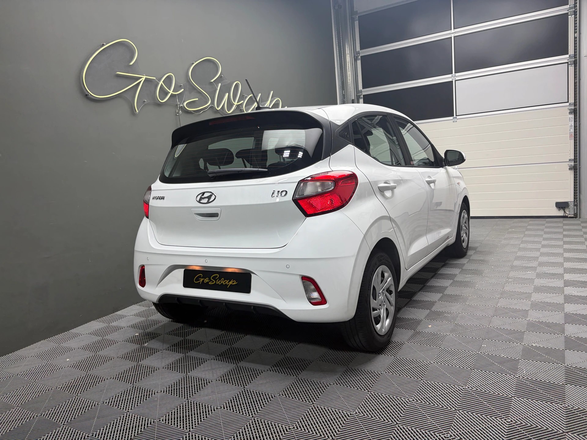 HYUNDAI i10 1.0 Origo - 1ère main-image-2