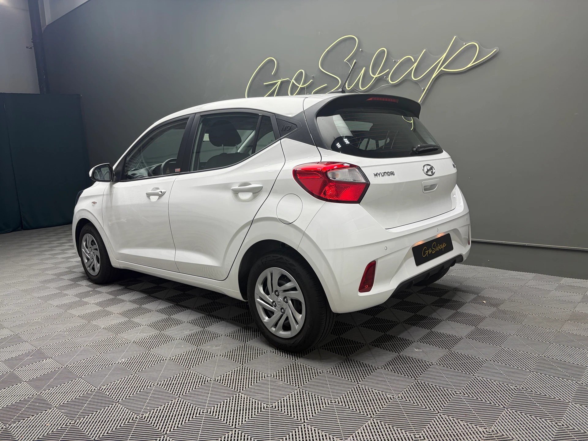 HYUNDAI i10 1.0 Origo - 1ère main-image-6