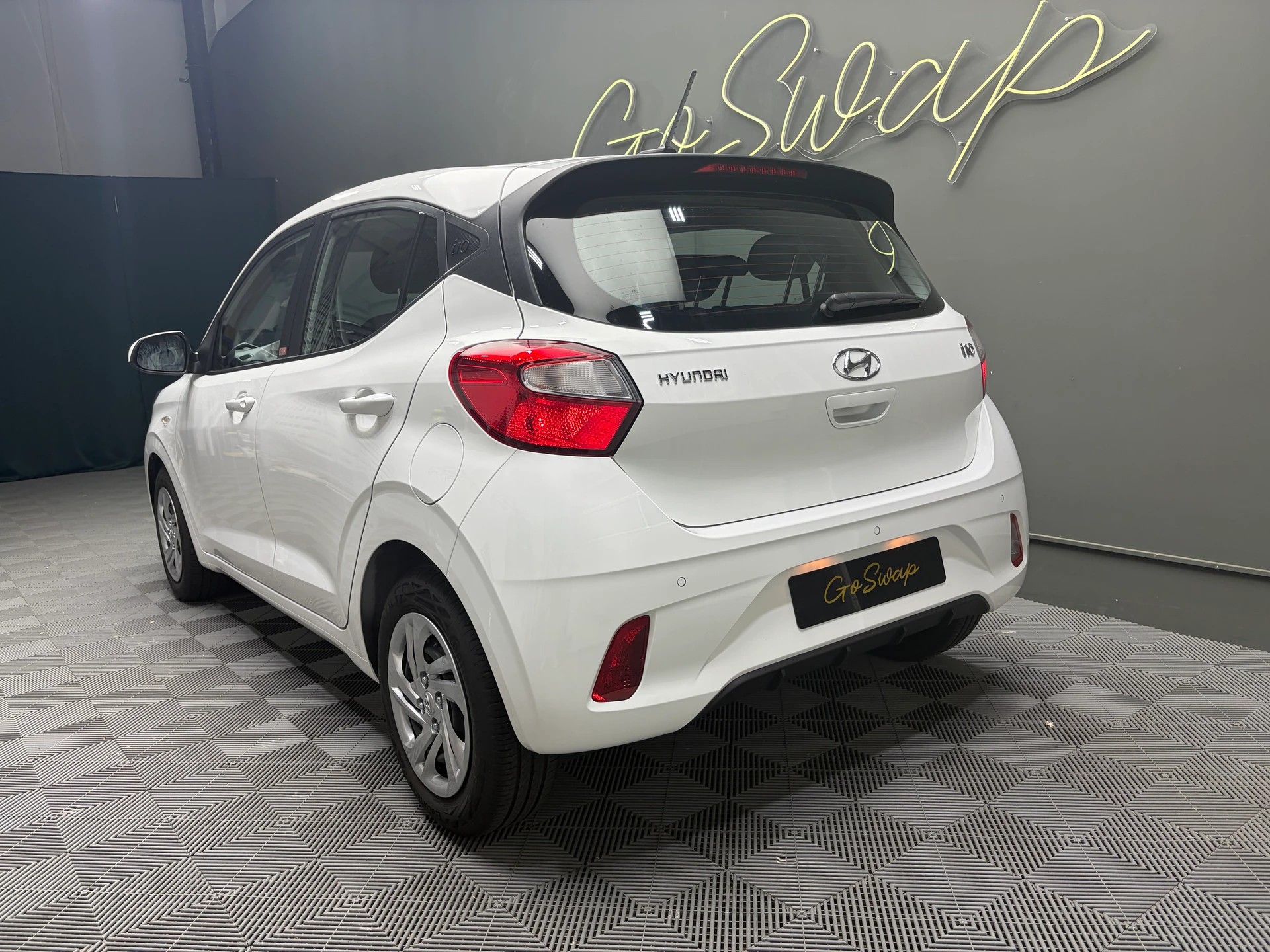 HYUNDAI i10 1.0 Origo - 1ère main-image-7