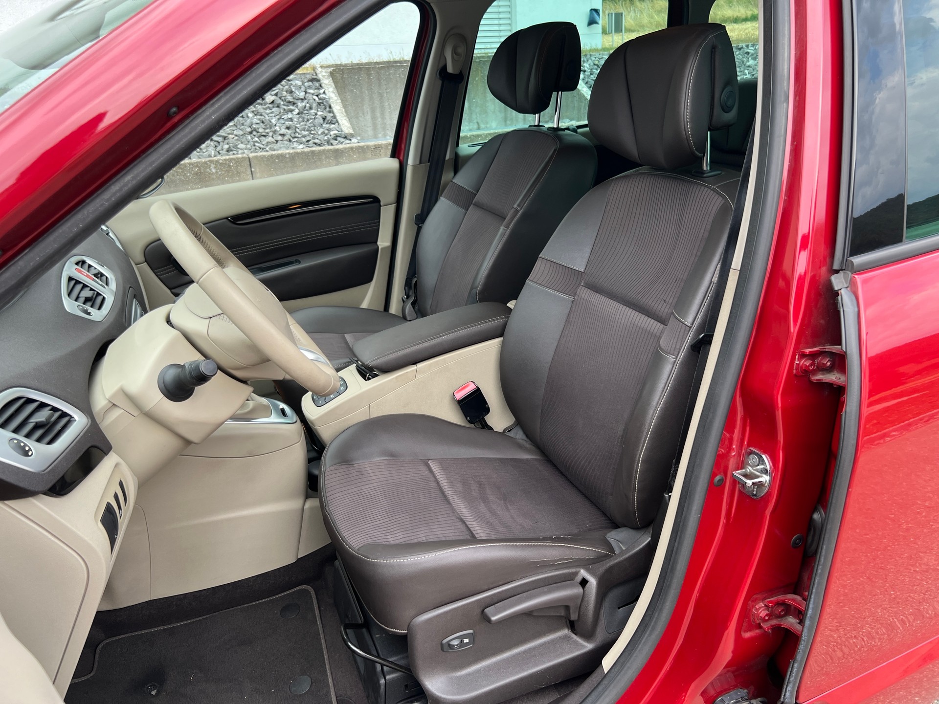RENAULT Grand Scénic 2.0 16V Expression X-Tronic CVT * Automat *-image-11