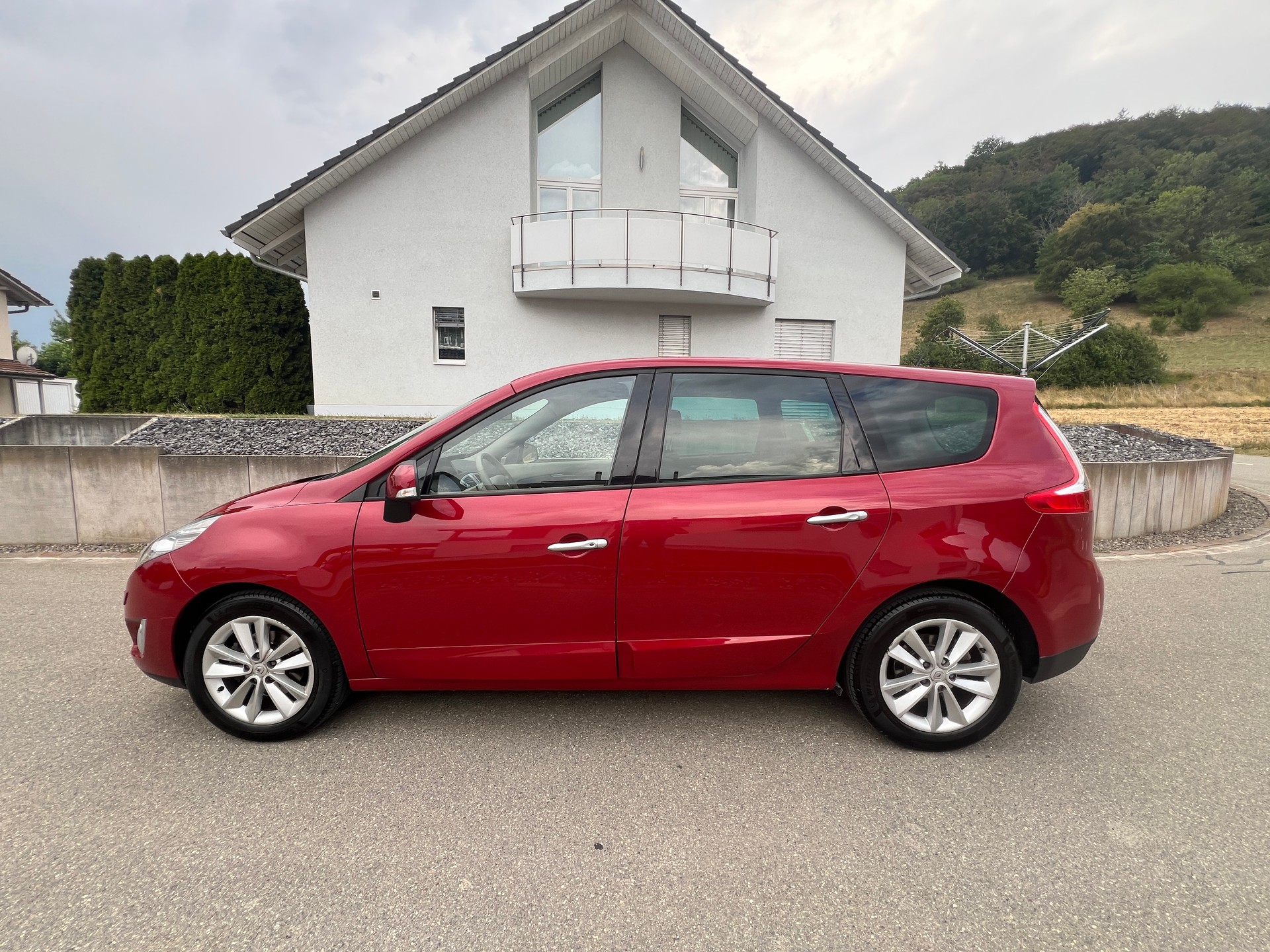 RENAULT Grand Scénic 2.0 16V Expression X-Tronic CVT * Automat *-image-0