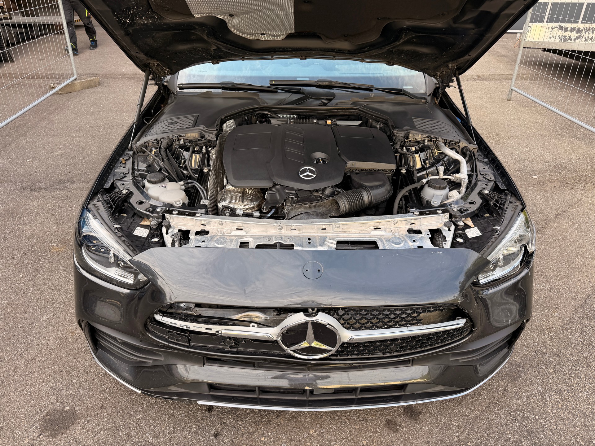 MERCEDES-BENZ C 220 d T 4Matic AMG Line-image-2