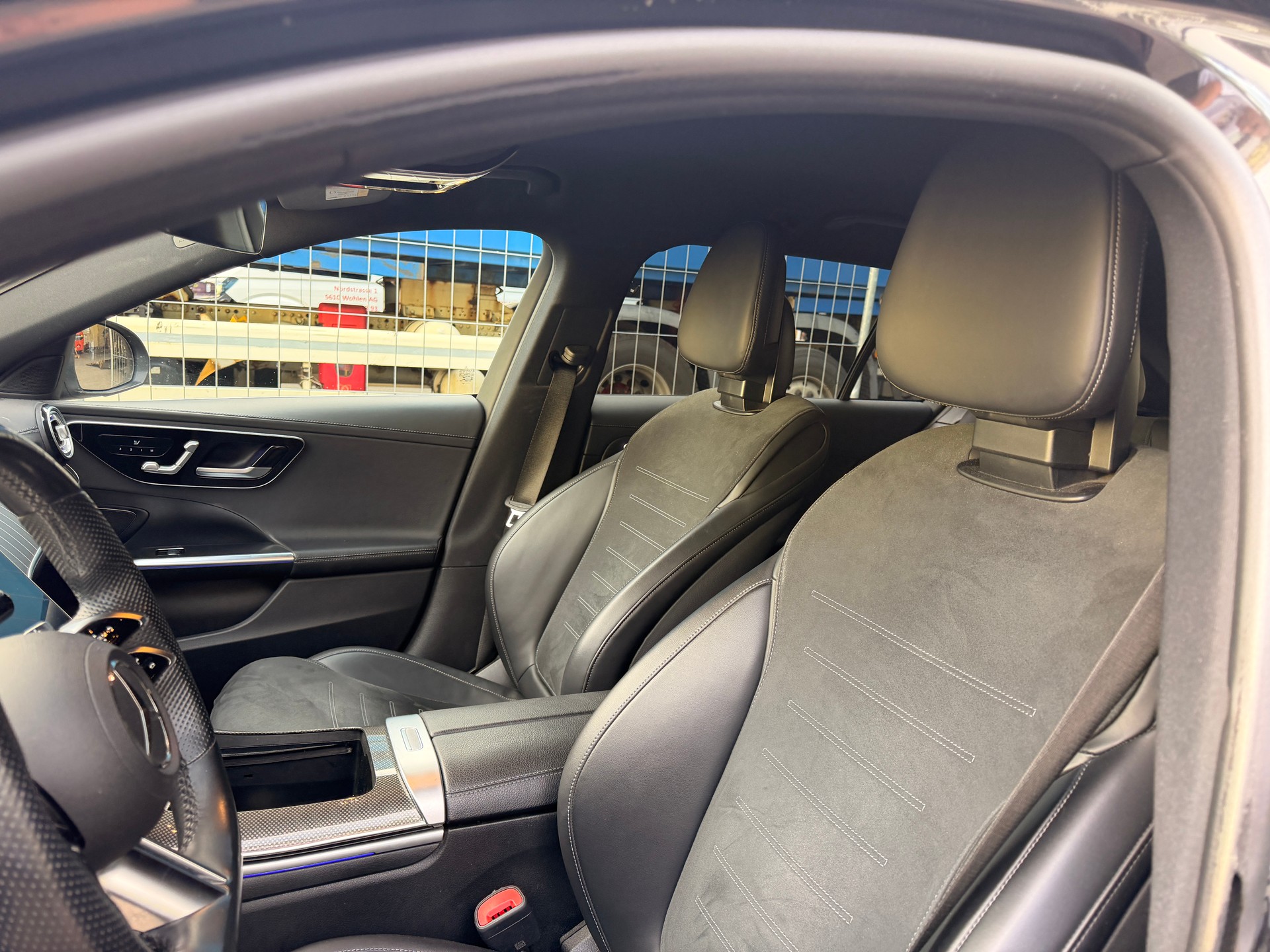 MERCEDES-BENZ C 220 d T 4Matic AMG Line-image-10