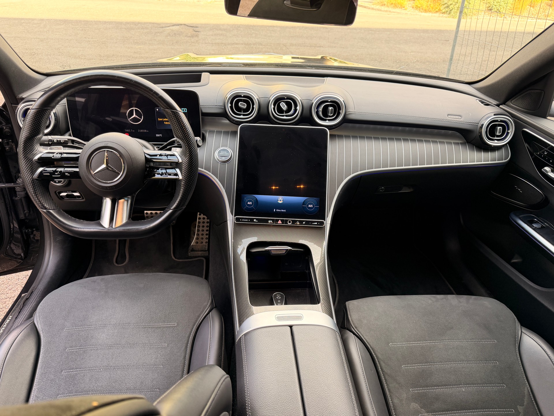 MERCEDES-BENZ C 220 d T 4Matic AMG Line-image-11