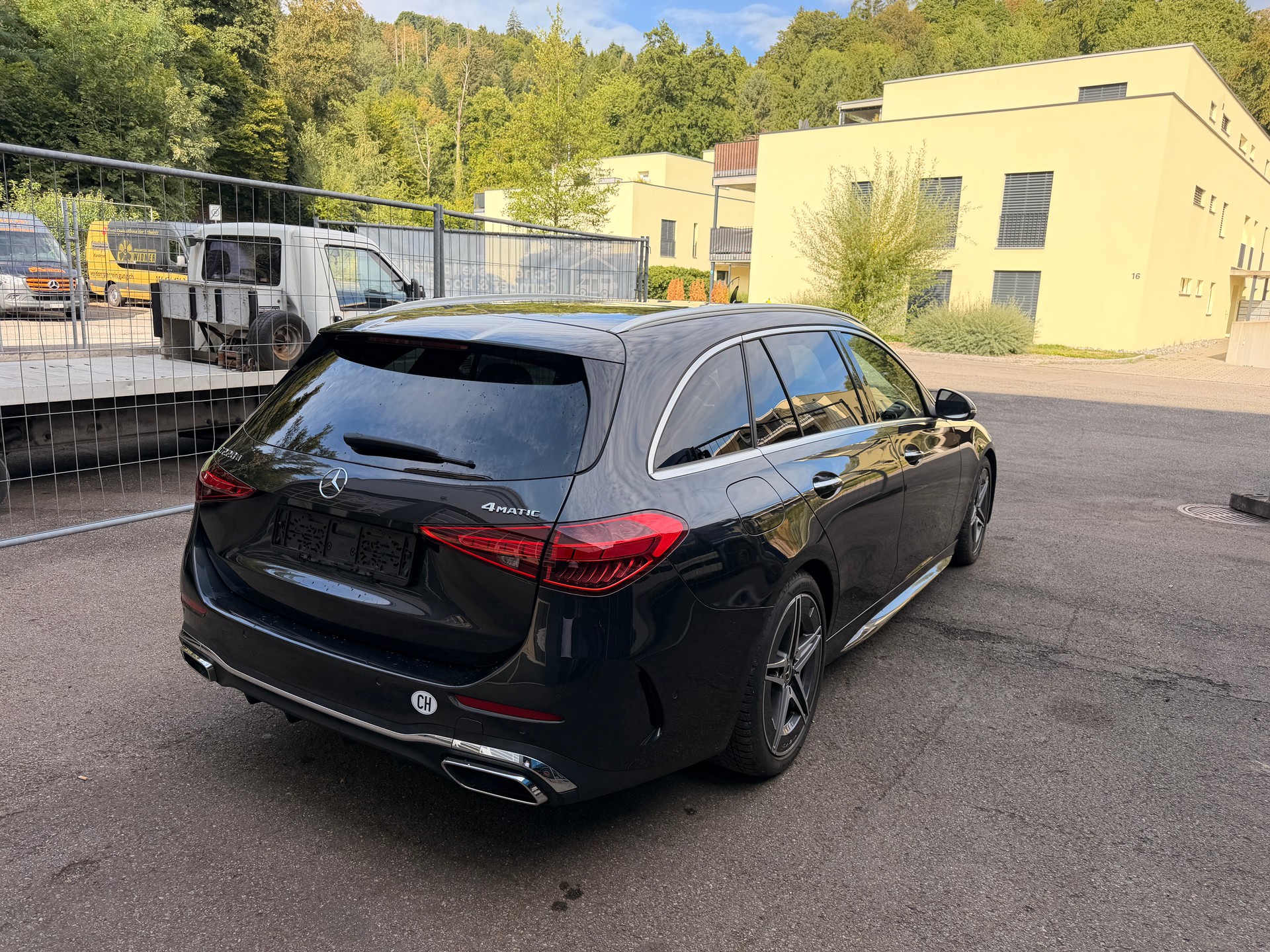 MERCEDES-BENZ C 220 d T 4Matic AMG Line-image-5