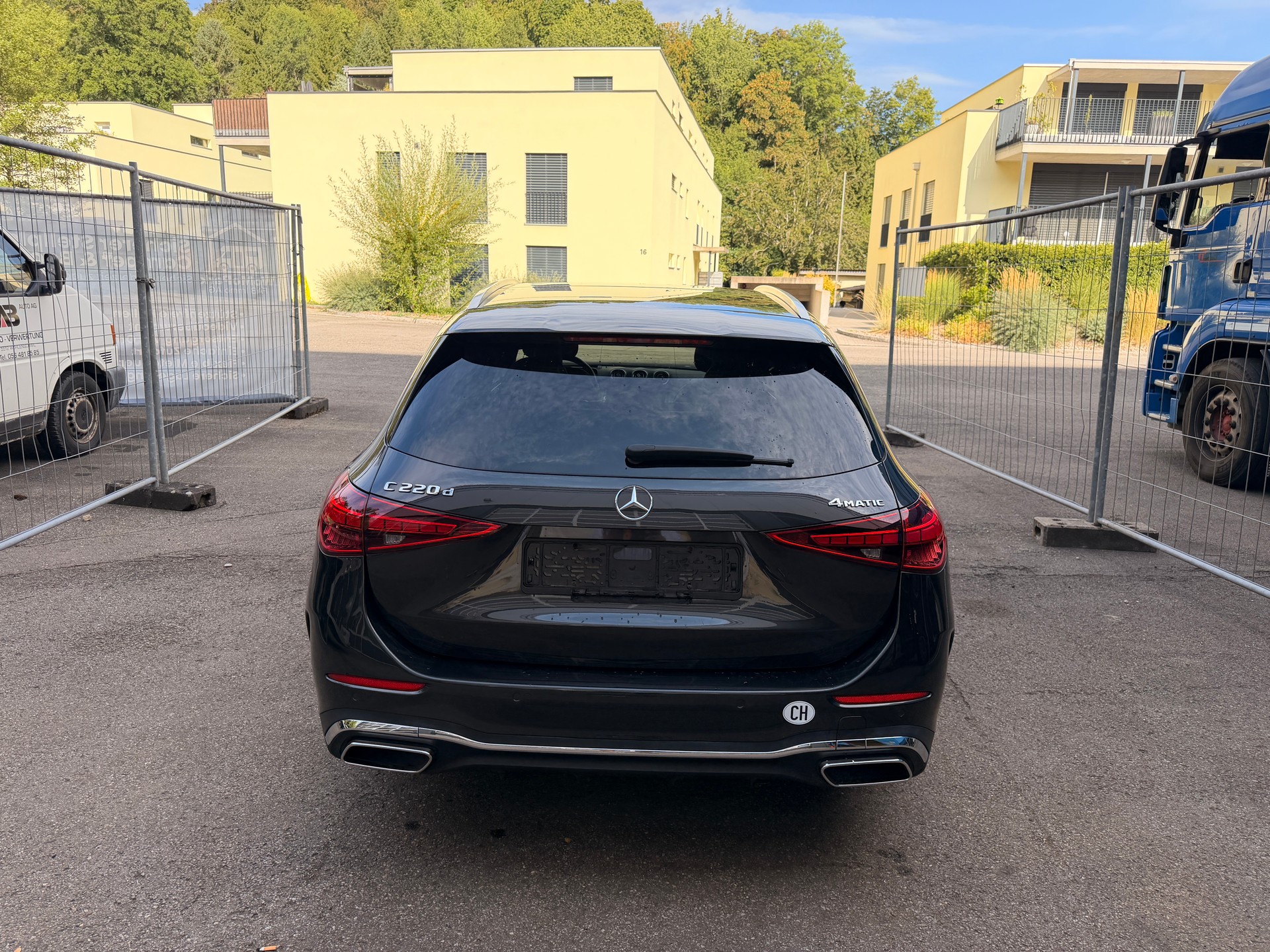 MERCEDES-BENZ C 220 d T 4Matic AMG Line-image-6