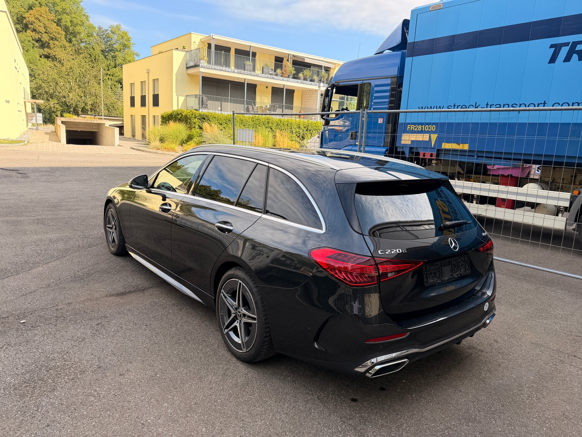 MERCEDES-BENZ C 220 d T 4Matic AMG Line-image-7