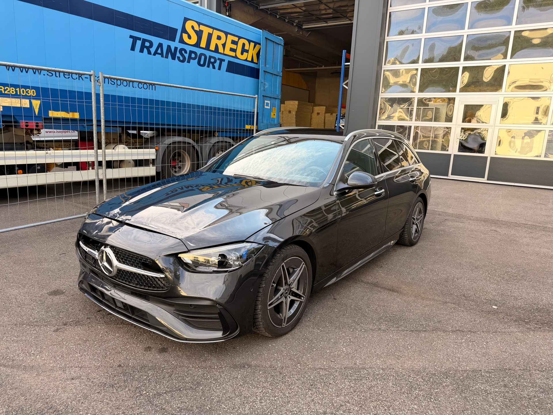 MERCEDES-BENZ C 220 d T 4Matic AMG Line-image-3