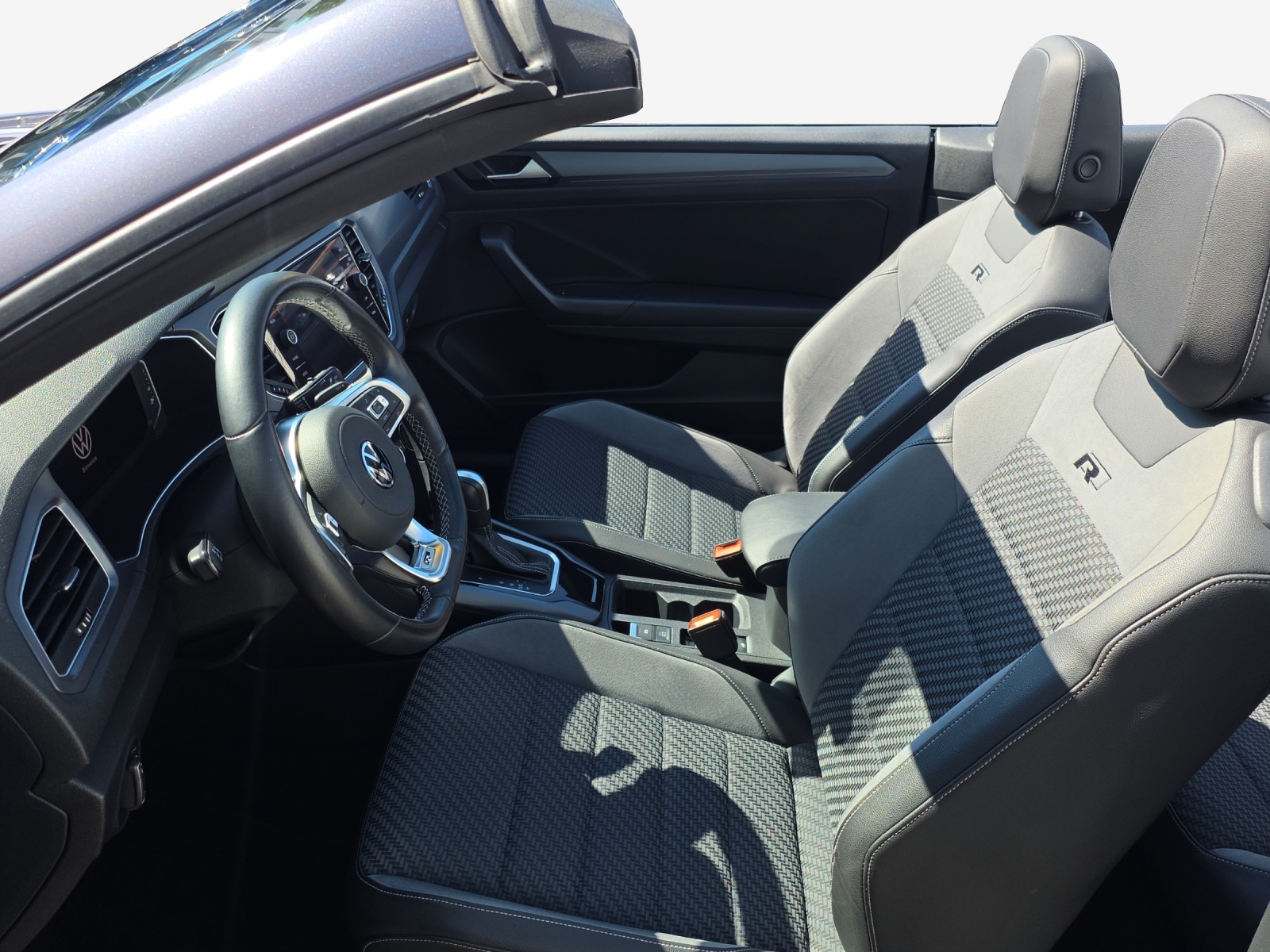 VW T-Roc Cabriolet 1.5 TSI EVO Black & White DSG-image-7