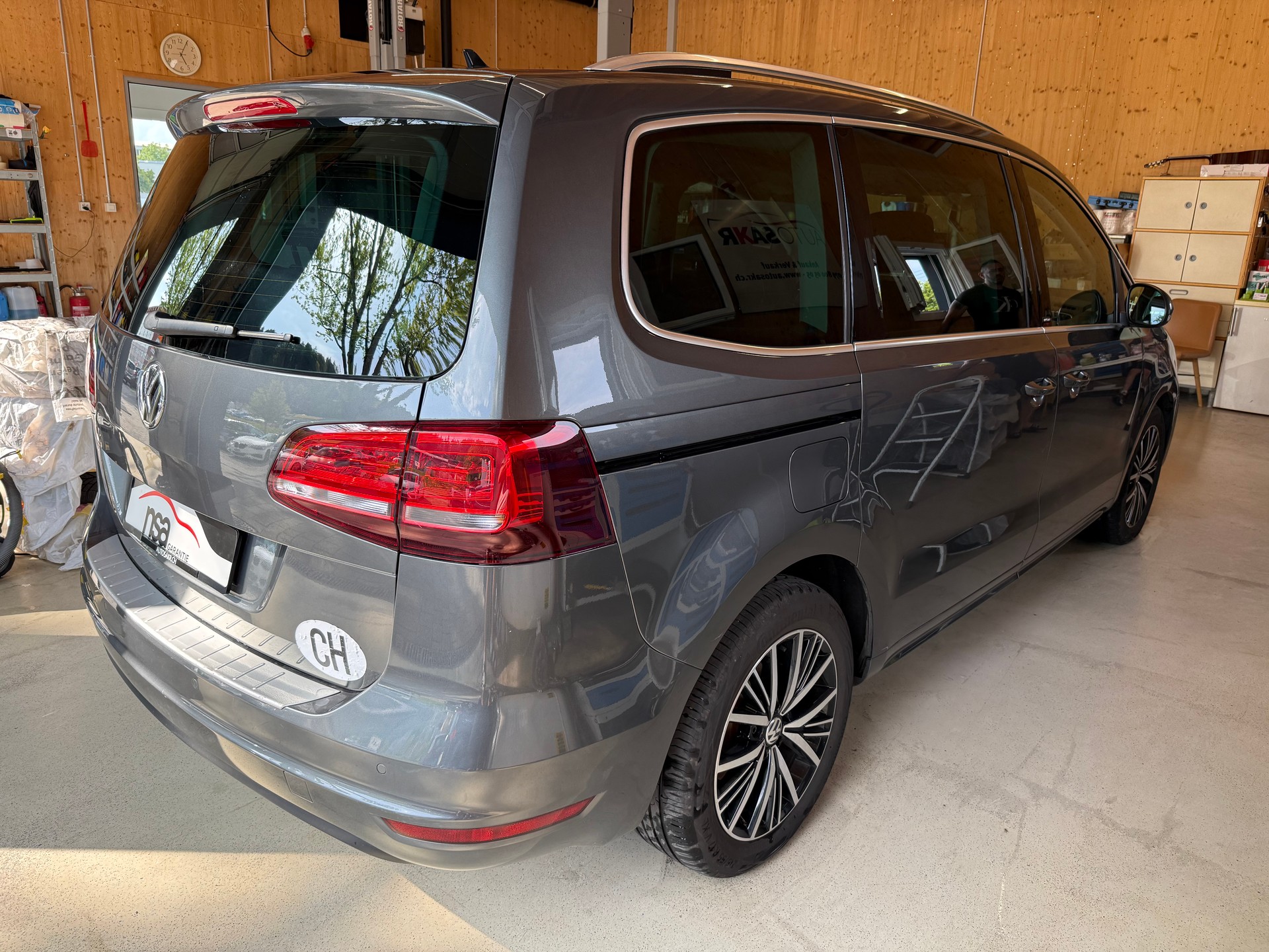 VW Sharan 2.0 TDI BMT Allstar DSG-image-3