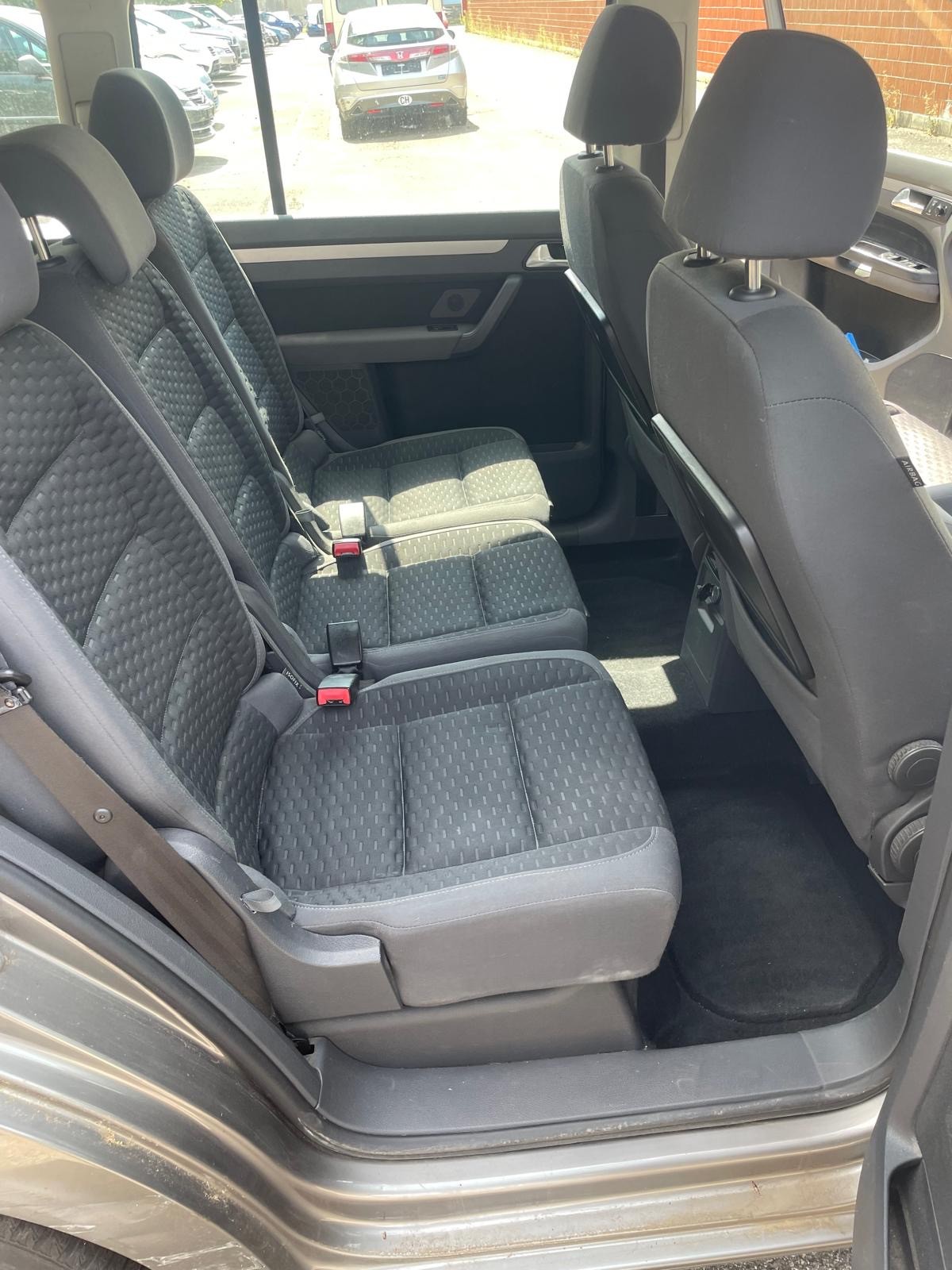 VW Touran 1.4 TSI Highline-image-13