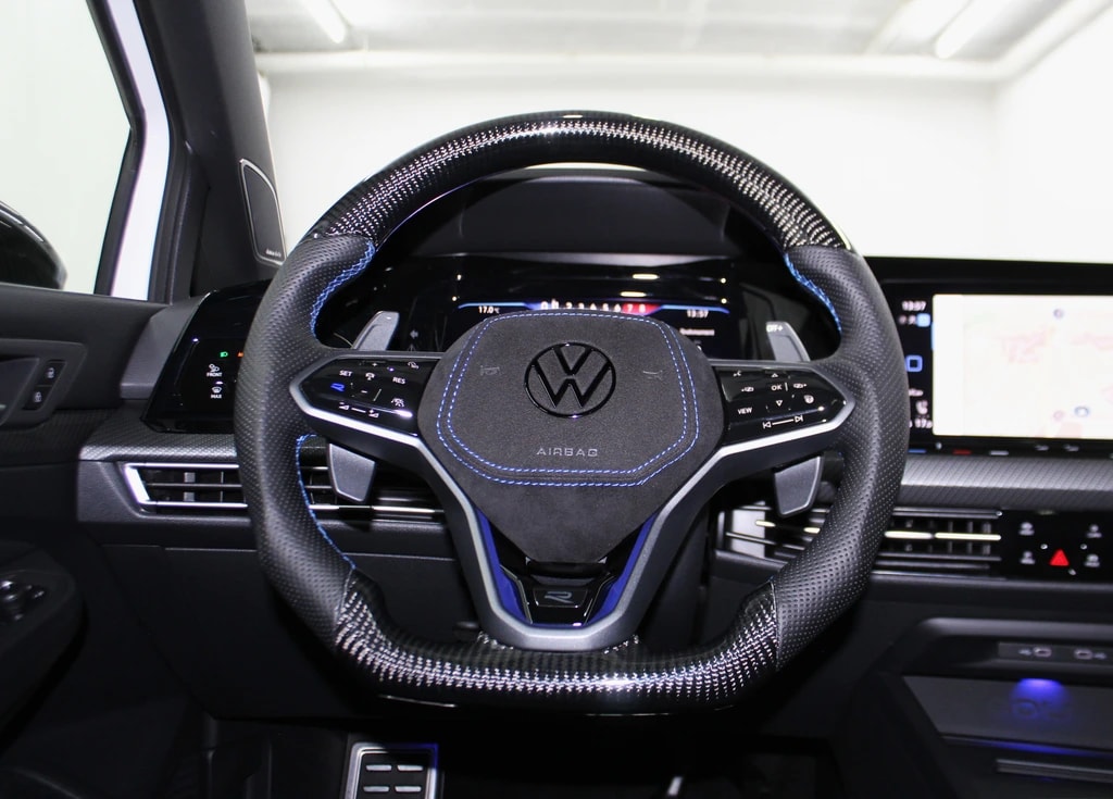 VW Golf 2.0 TSI R DSG 4Motion Performance Paket APR 385PS Akrapovic / CH-Fahrzeug-image-13