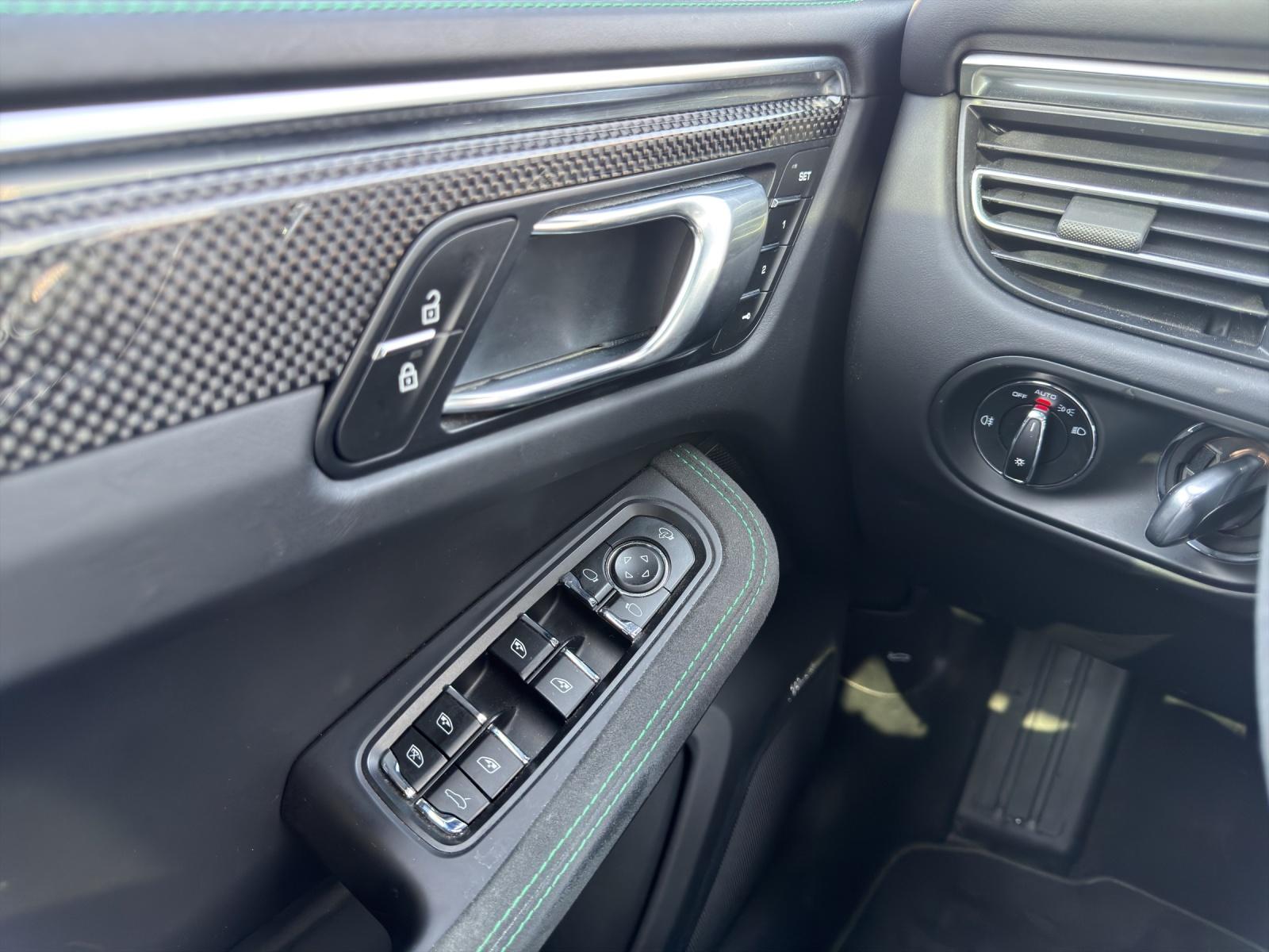 PORSCHE Macan GTS PDK (CH)-image-16