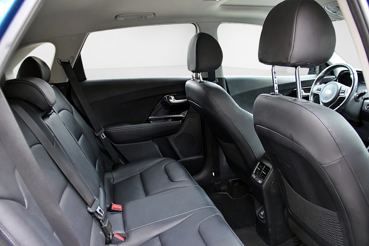 KIA Niro 1.6GDi Hybrid Style DCT-image-11