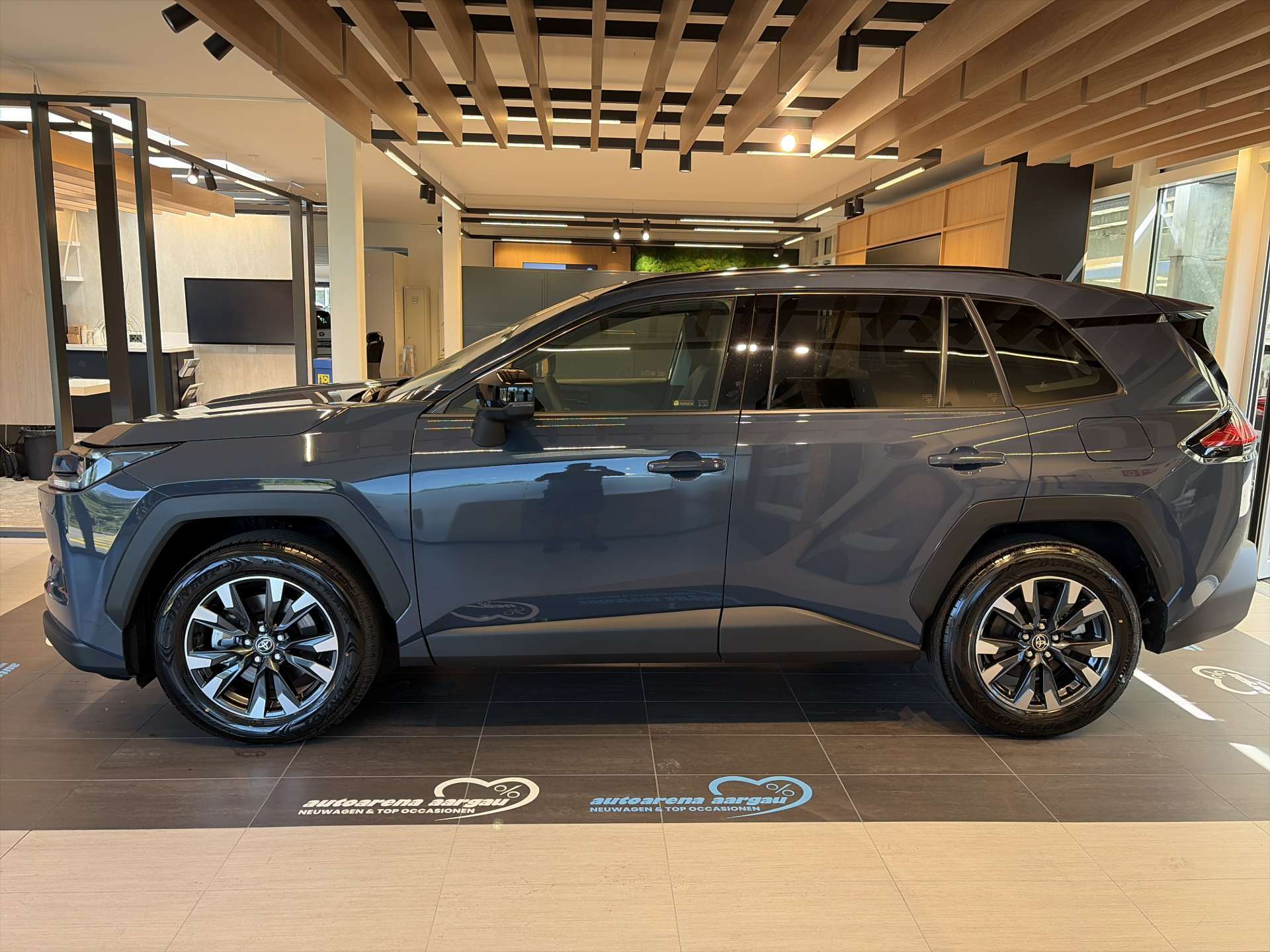 TOYOTA RAV-4 2.5 HSD Trend e-CVT AWD NEUES MODELL Automat-image-11