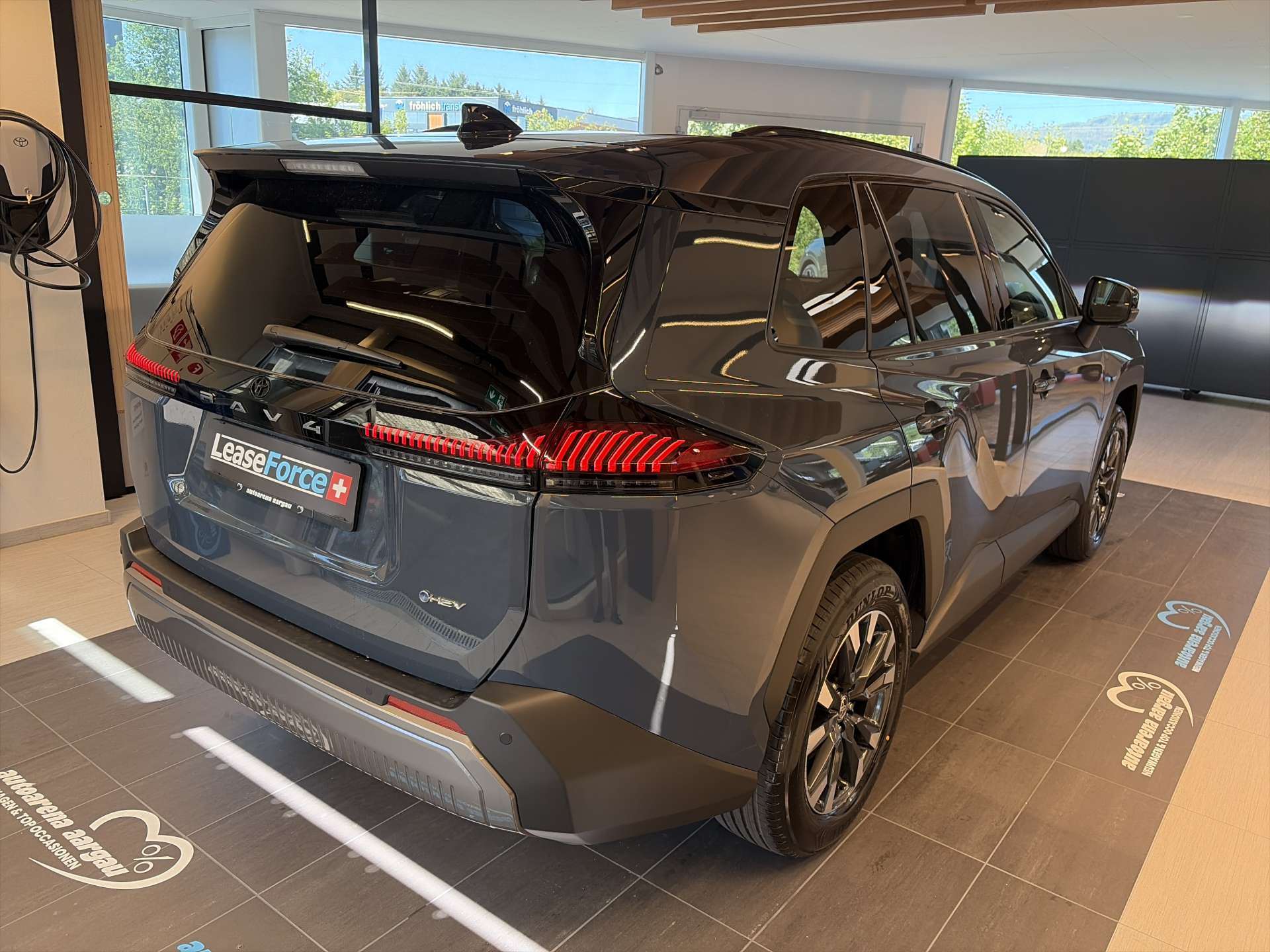 TOYOTA RAV-4 2.5 HSD Trend e-CVT AWD NEUES MODELL Automat-image-2