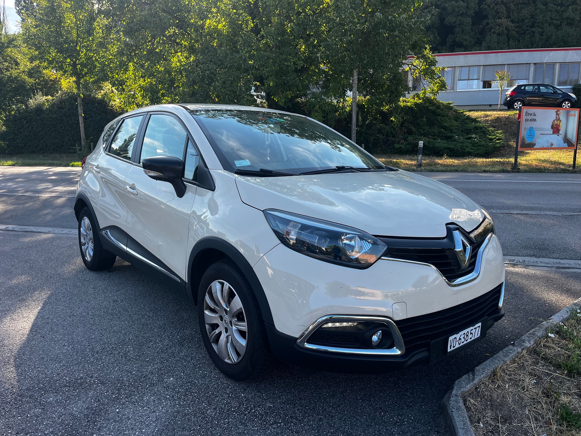RENAULT Captur 1.2 T 16V Privilège EDC-image-0