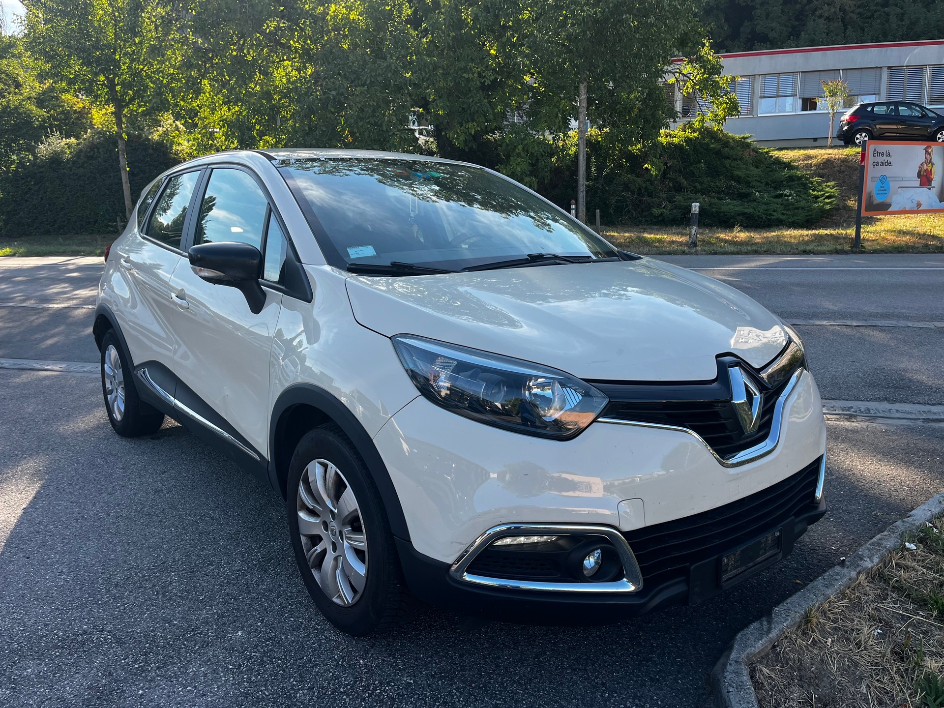 RENAULT Captur 1.2 T 16V Privilège EDC-image-5