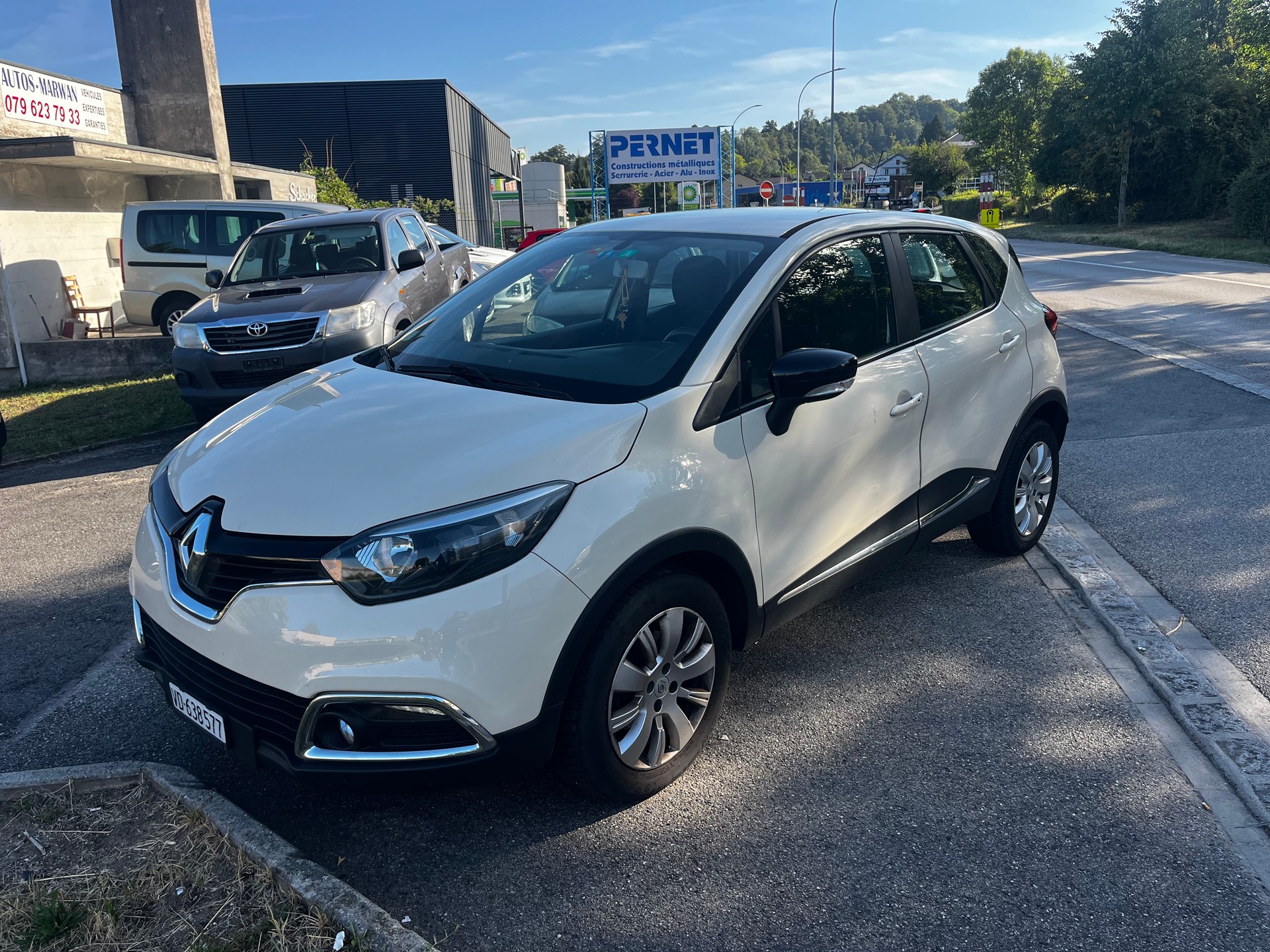 RENAULT Captur 1.2 T 16V Privilège EDC-image-9