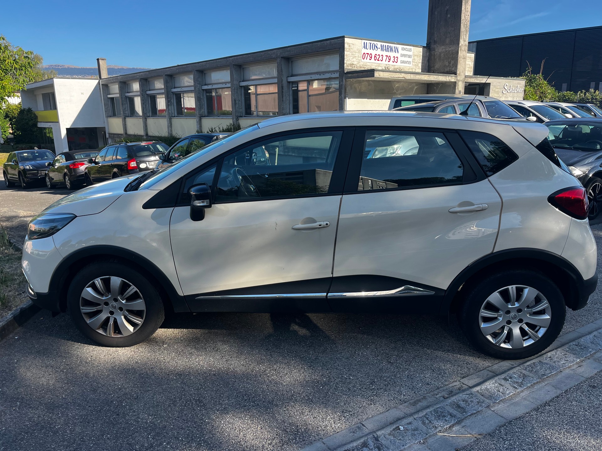 RENAULT Captur 1.2 T 16V Privilège EDC-image-3