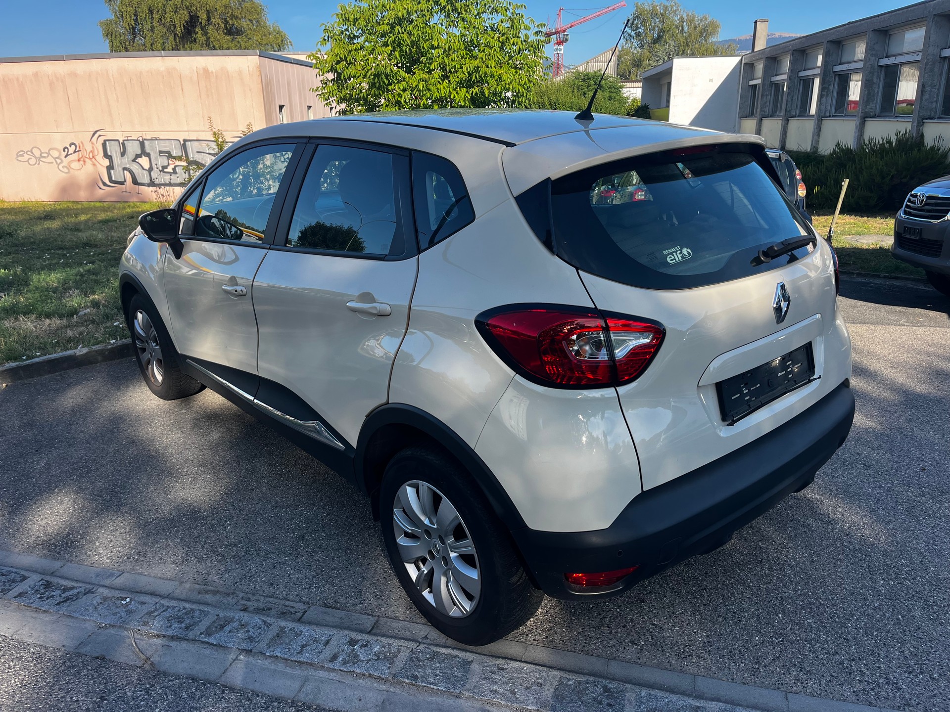 RENAULT Captur 1.2 T 16V Privilège EDC-image-2
