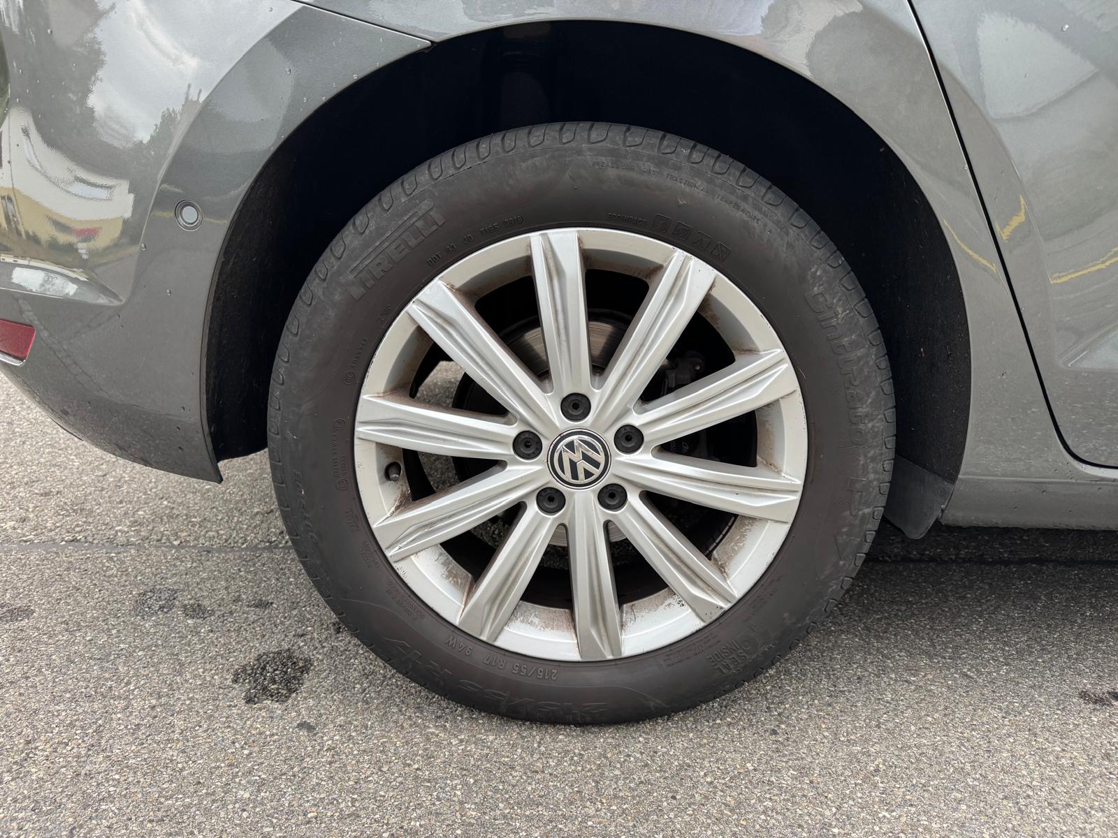 VW Touran 1.4 TSI BlueMotion Technology Highline DSG-image-6