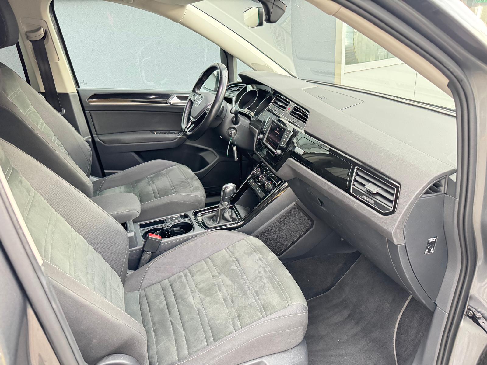 VW Touran 1.4 TSI BlueMotion Technology Highline DSG-image-12