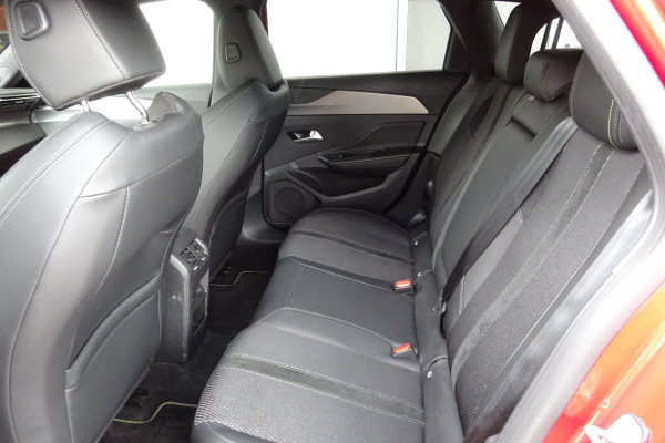 PEUGEOT 308 SW 1.2 HEV 136 GT-image-7