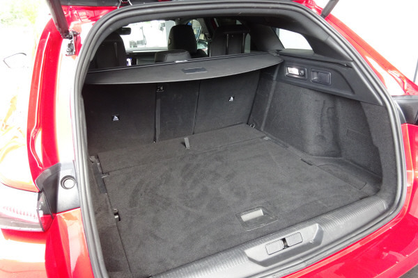 PEUGEOT 308 SW 1.2 HEV 136 GT-image-9