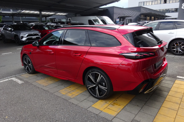 PEUGEOT 308 SW 1.2 HEV 136 GT-image-12
