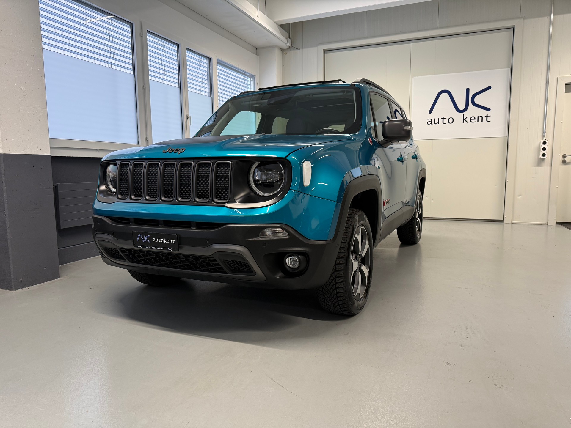 JEEP Renegade 2.0 MJ Trailhawk AWD + Low Range 9ATX-image-0