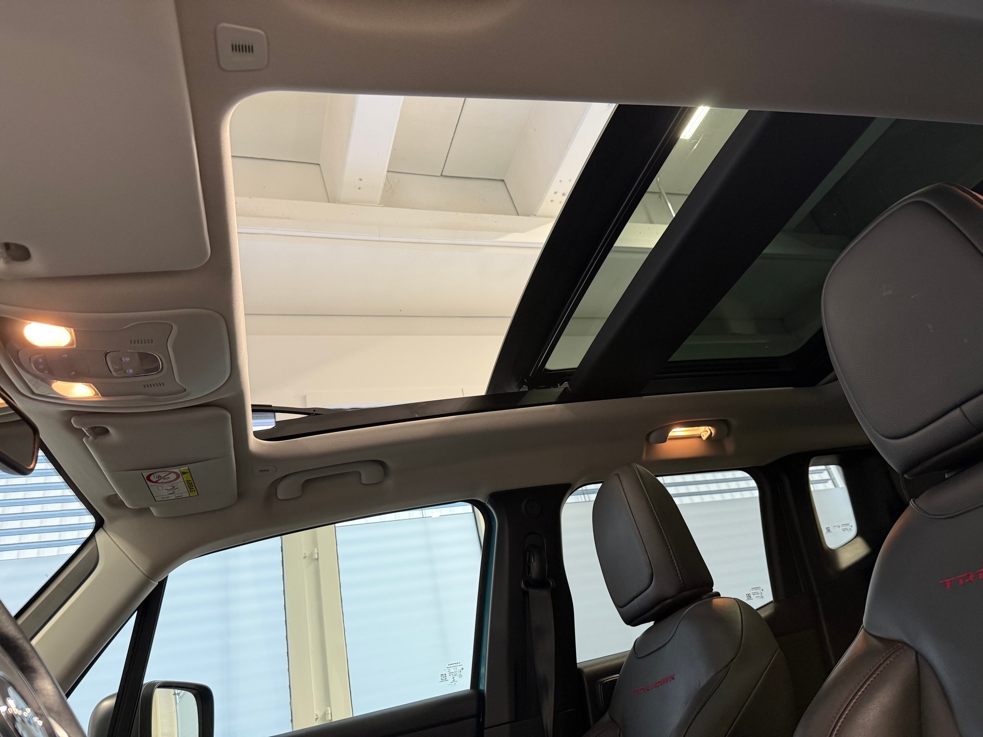 JEEP Renegade 2.0 MJ Trailhawk AWD + Low Range 9ATX-image-16