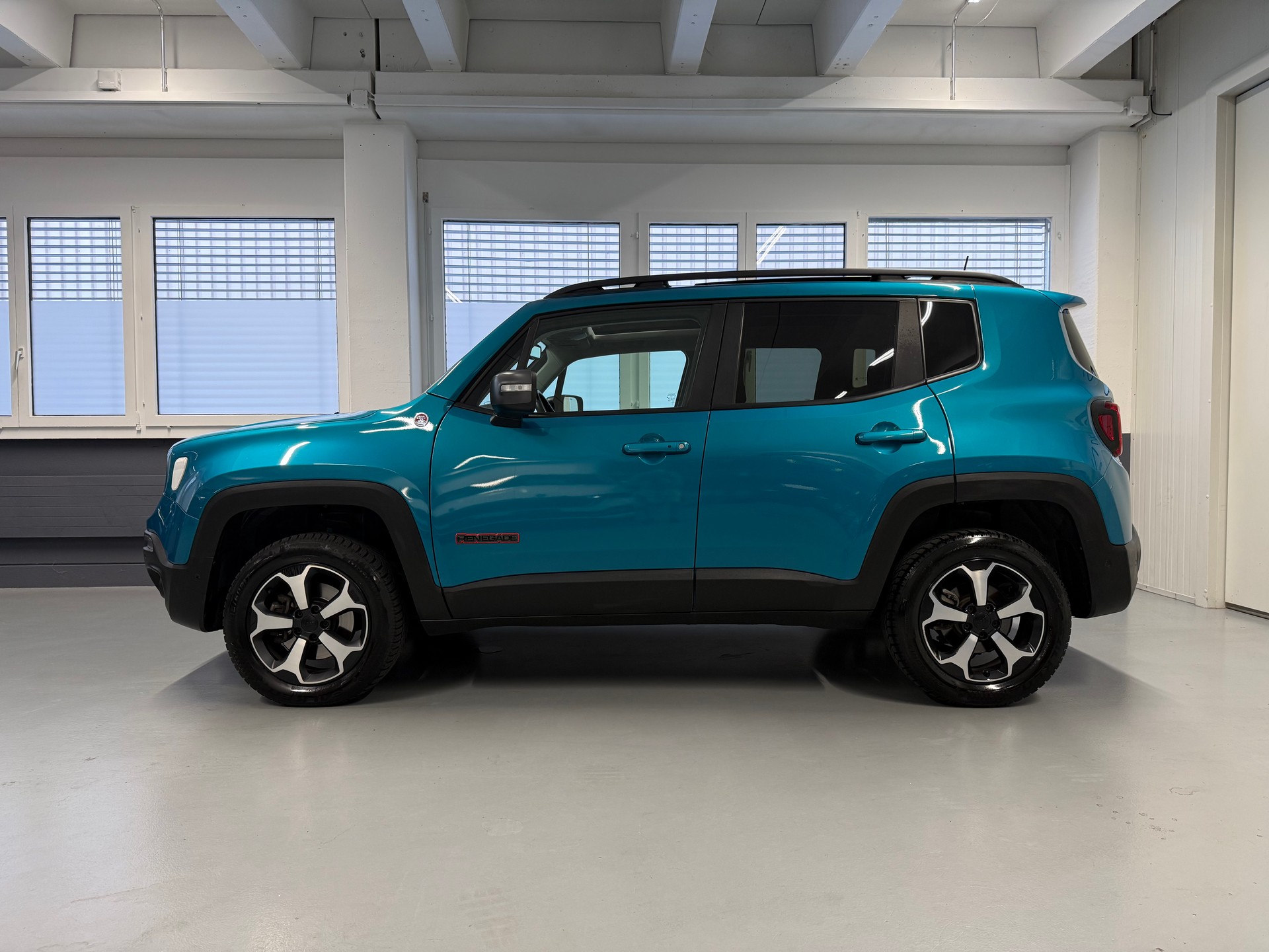 JEEP Renegade 2.0 MJ Trailhawk AWD + Low Range 9ATX-image-2