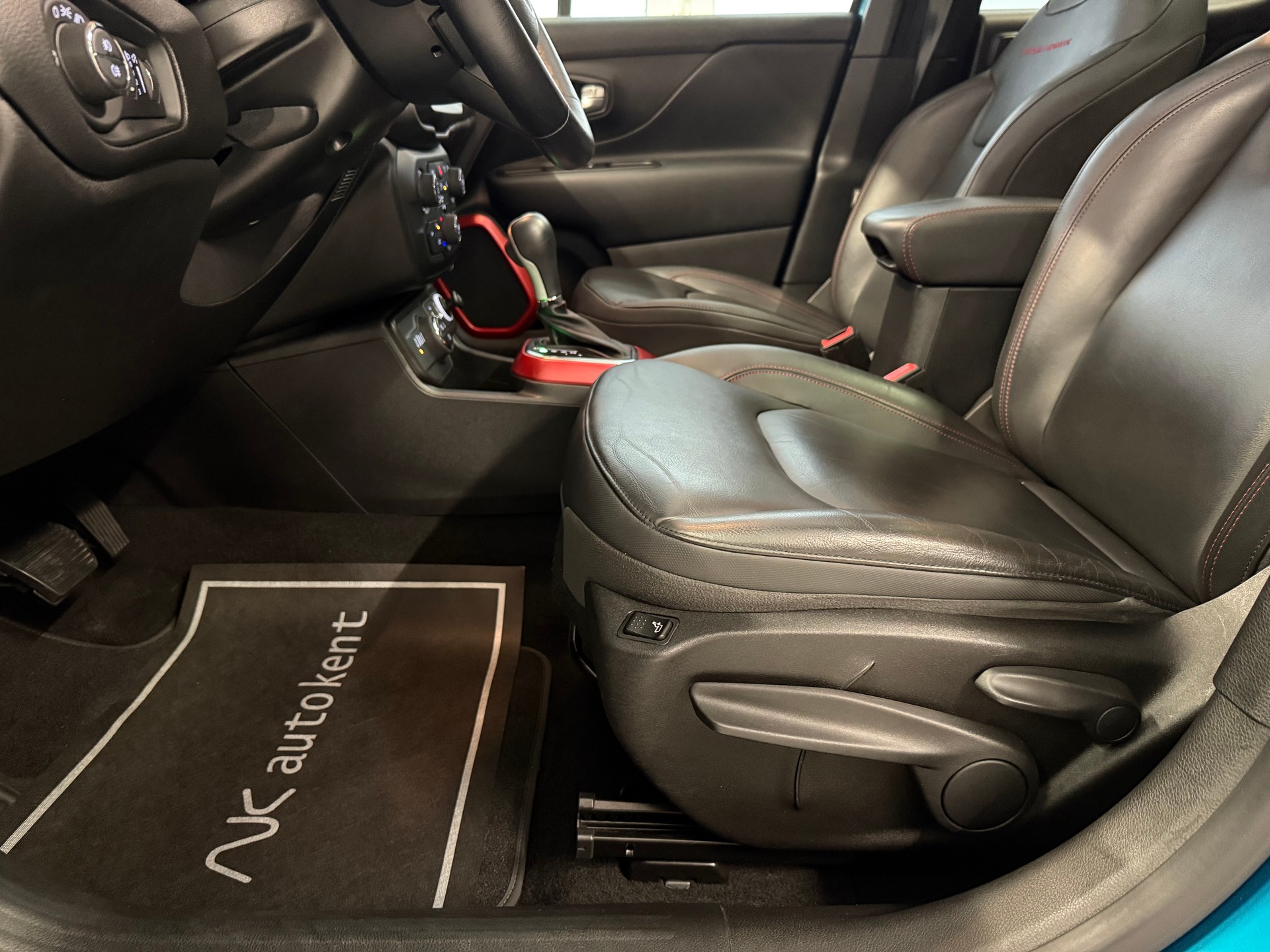 JEEP Renegade 2.0 MJ Trailhawk AWD + Low Range 9ATX-image-14