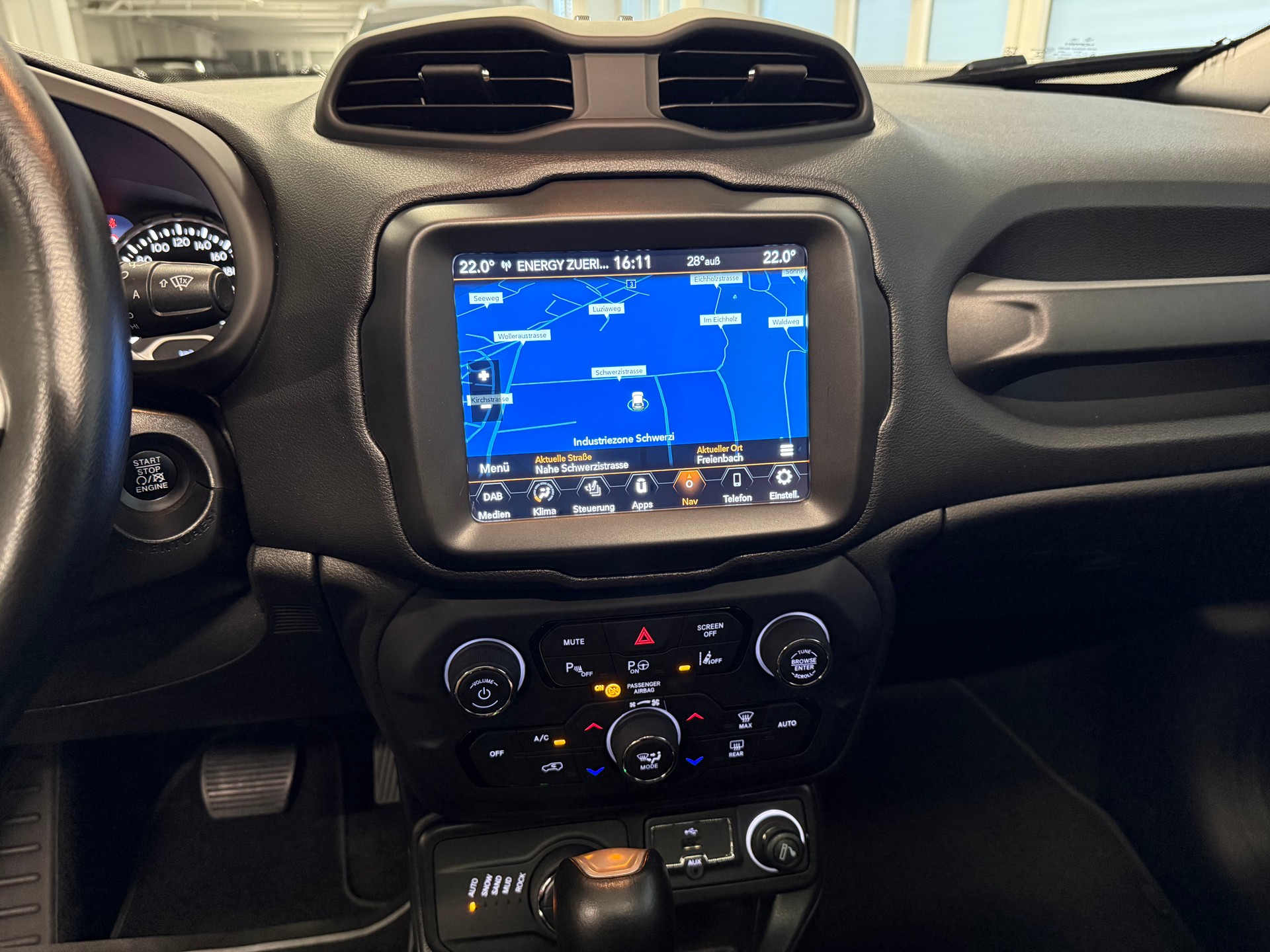 JEEP Renegade 2.0 MJ Trailhawk AWD + Low Range 9ATX-image-9