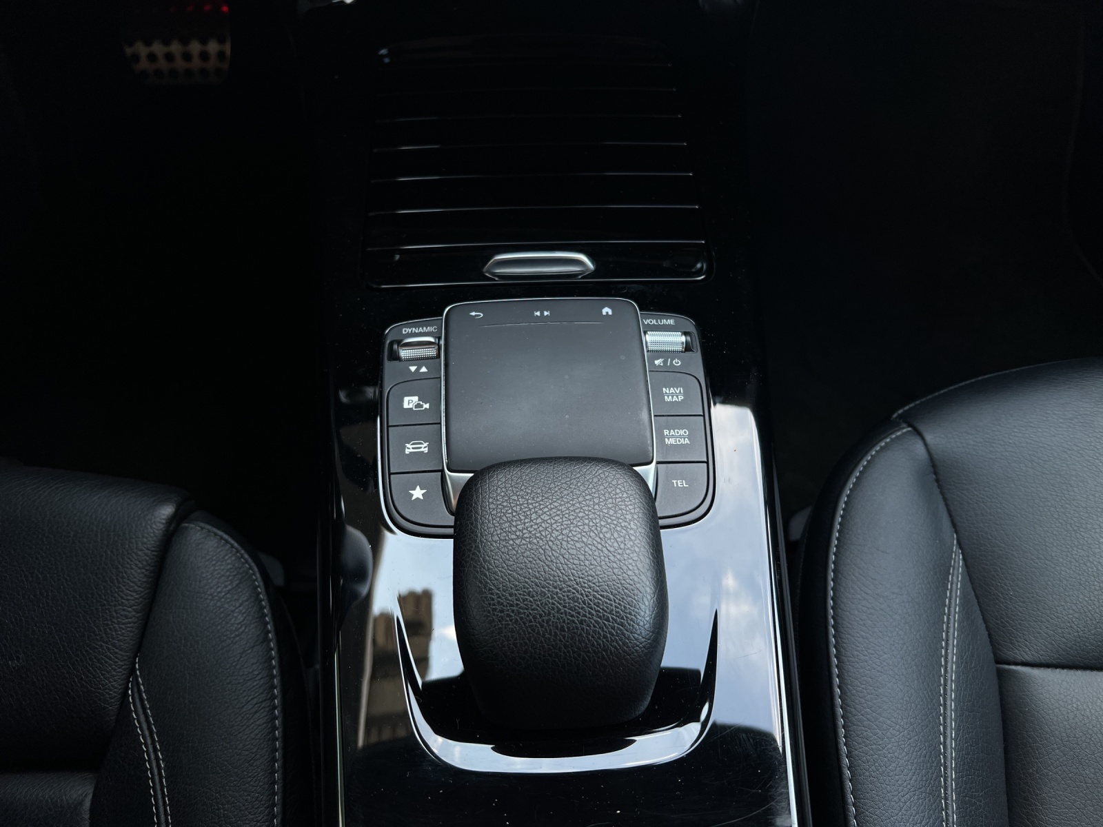 MERCEDES-BENZ CLA SB 250 Sw. Star 4M AMG Line-image-10