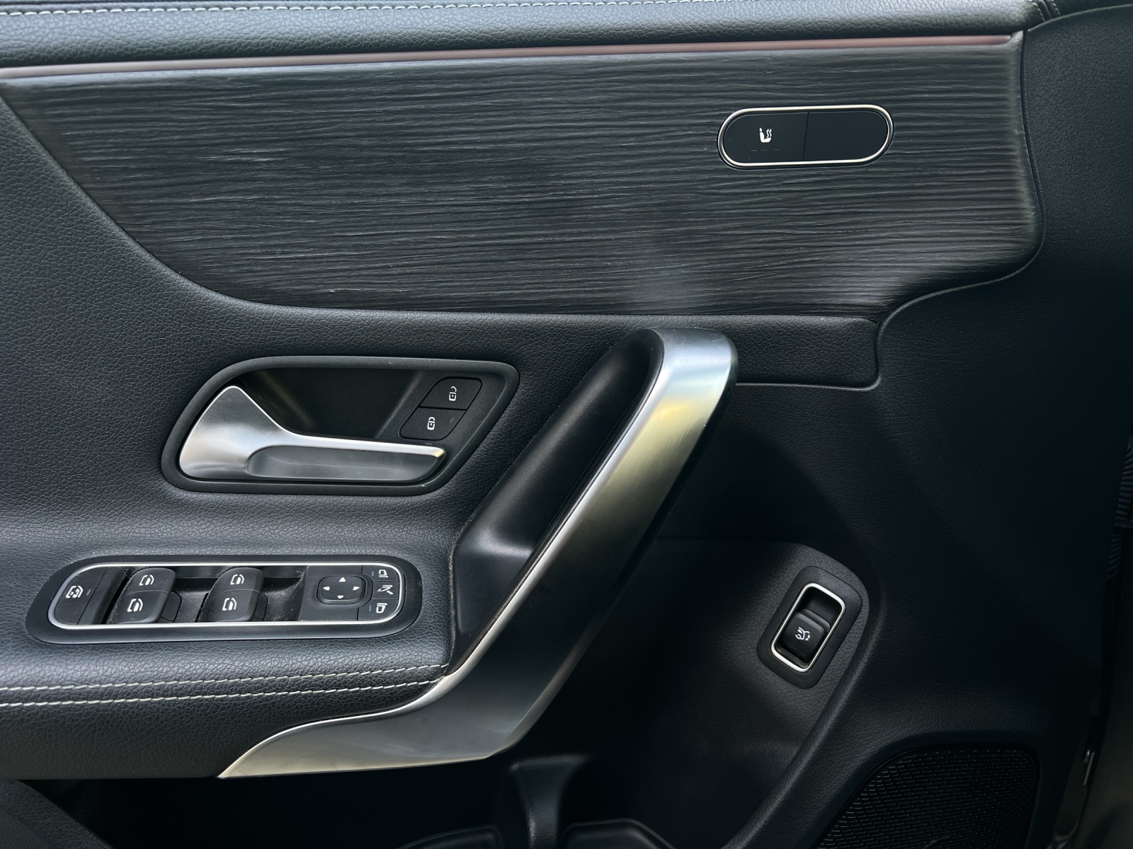 MERCEDES-BENZ CLA SB 250 Sw. Star 4M AMG Line-image-12