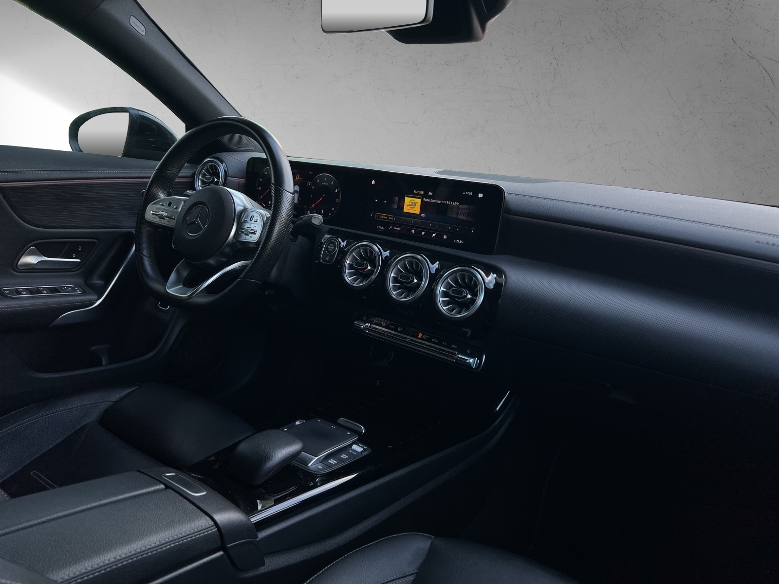 MERCEDES-BENZ CLA SB 250 Sw. Star 4M AMG Line-image-13